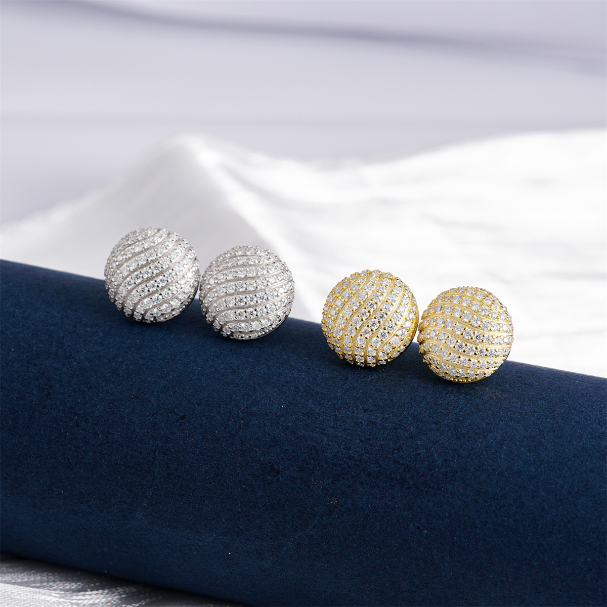 D Color Synthetic Moissanite 1.1ct Round Bling Undular Dome-Shaped Earrings