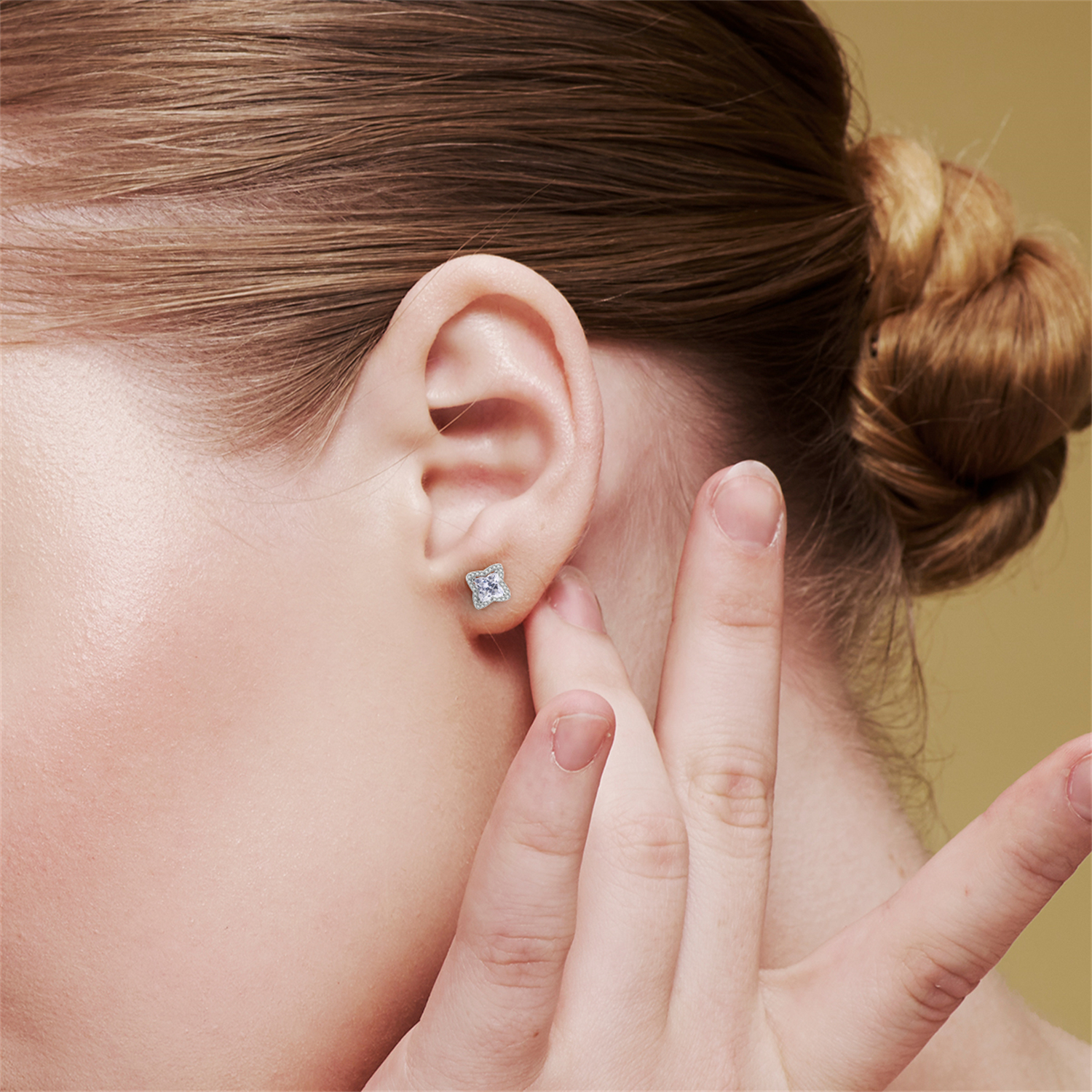 Delzzad Bling Luxury Four-Leaf Clover Earrings Lab-Created Moissanite Stud Earring S925 Sterling Silver Moissanite Jewelry Perfect  Gift for Men Women Wedding Set