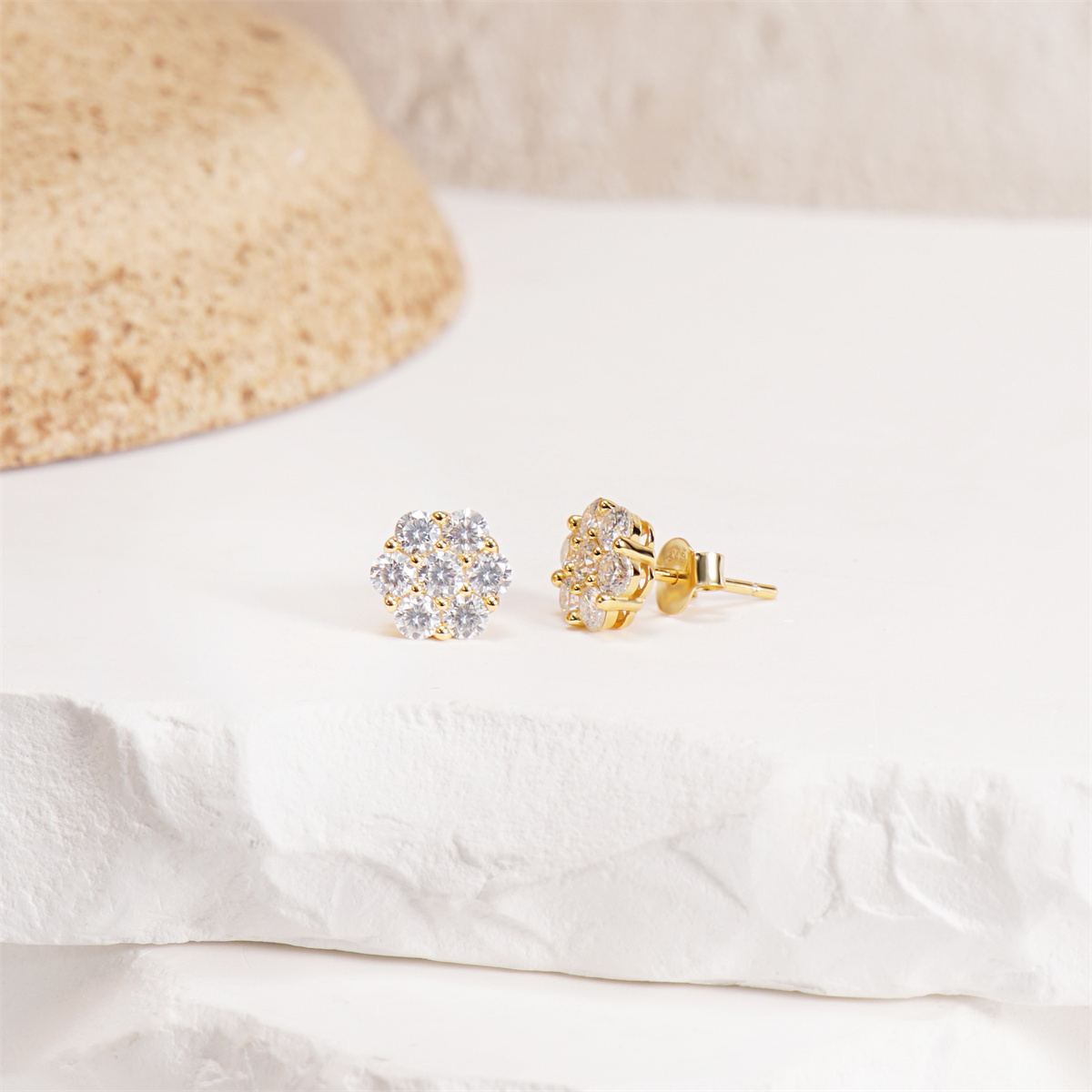 IcyBloom Floral Shine Stud Earrings 925S & VVS Moissanite