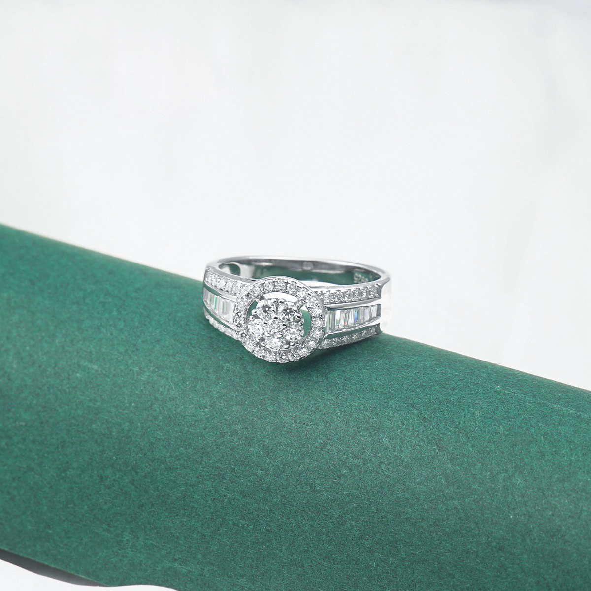 Hip Hop Halo Cocktail Ring D Color VVS Synthetic Moissanite S925 Stunning Unisex Ring Perfect for Any Occasion & Everyday Wear Birthday Anniversary Gifts