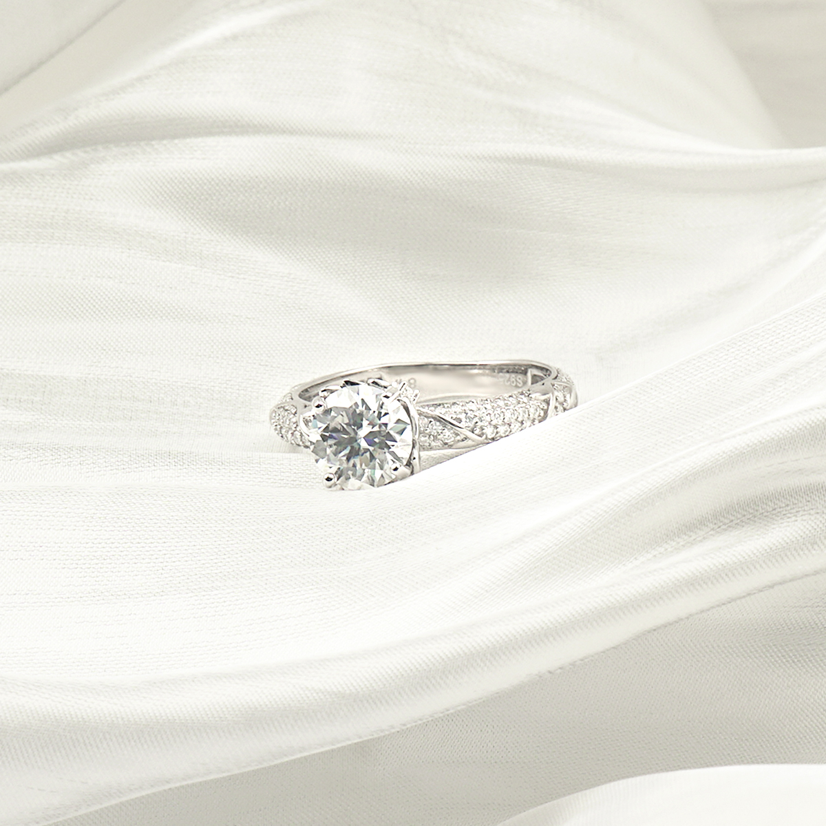 2ct Sparkling Four Prong Ring Band D Color VVS Synthetic Moissanite S925 Unisex Ring Anniversary Engagement Wedding Gifts for Men Women