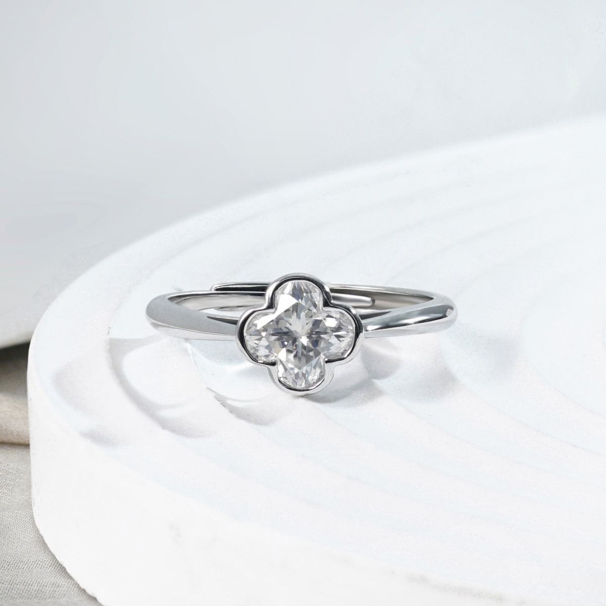 Delzzad 1ct Adjustable Four-Leaf Clover Ring Delzzad 1ct Adjustable Four-Leaf Clover Ring  Lab-Created Moissanite Engagement Ring S925 Sterling Silver Moissanite Jewelry Perfect Giftfor Women