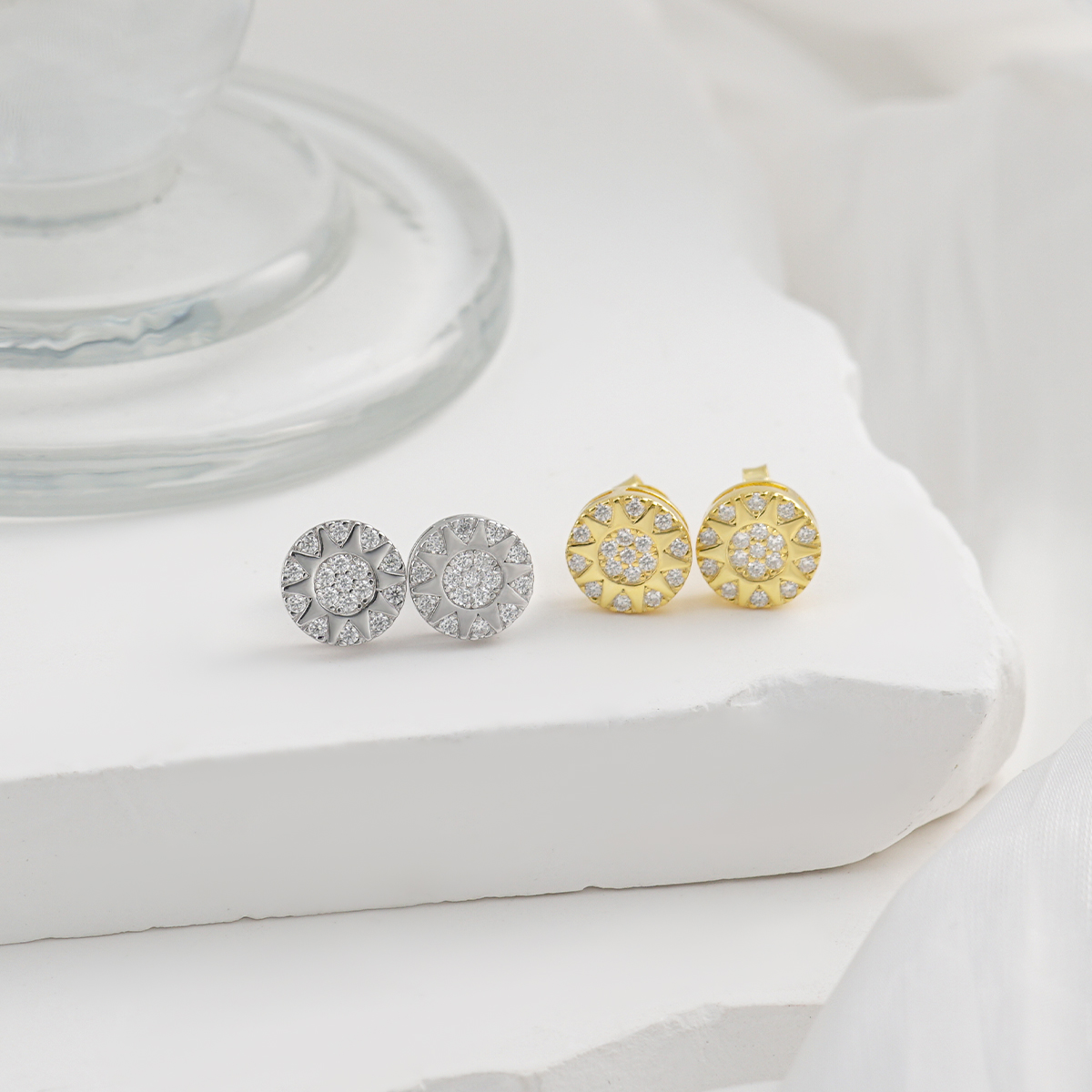 Sunburst Glow Stud Earrings S925 VVS Synthetic Moissanite Studs Unisex Earrings Jewelry Perfect Gift for Men Women Birthday Mother��s Day