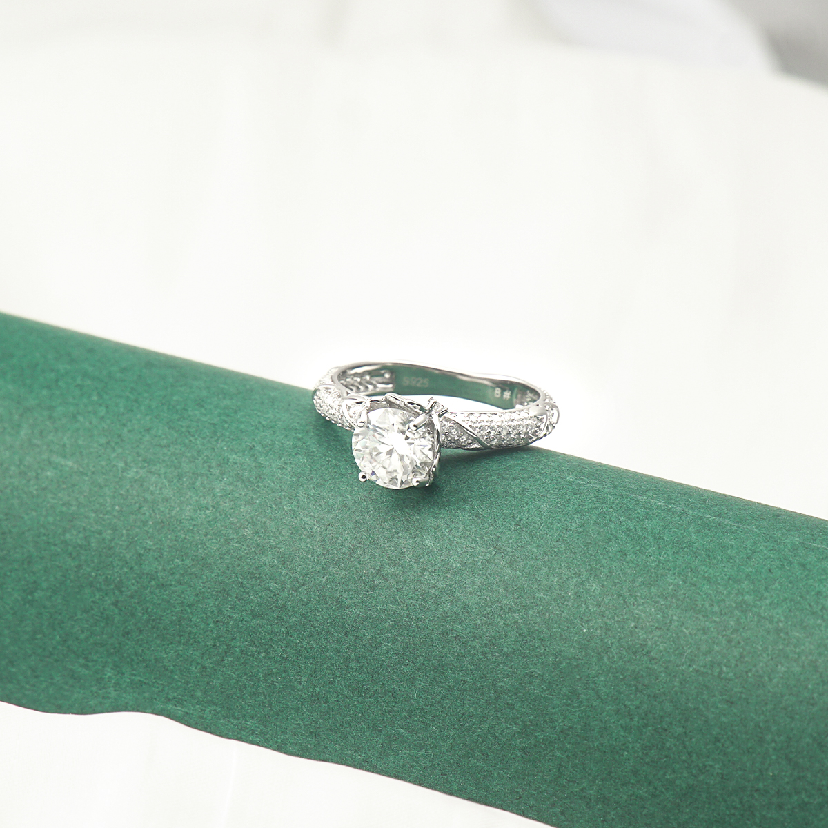 2ct Sparkling Four Prong Ring Band D Color VVS Synthetic Moissanite S925 Unisex Ring Anniversary Engagement Wedding Gifts for Men Women