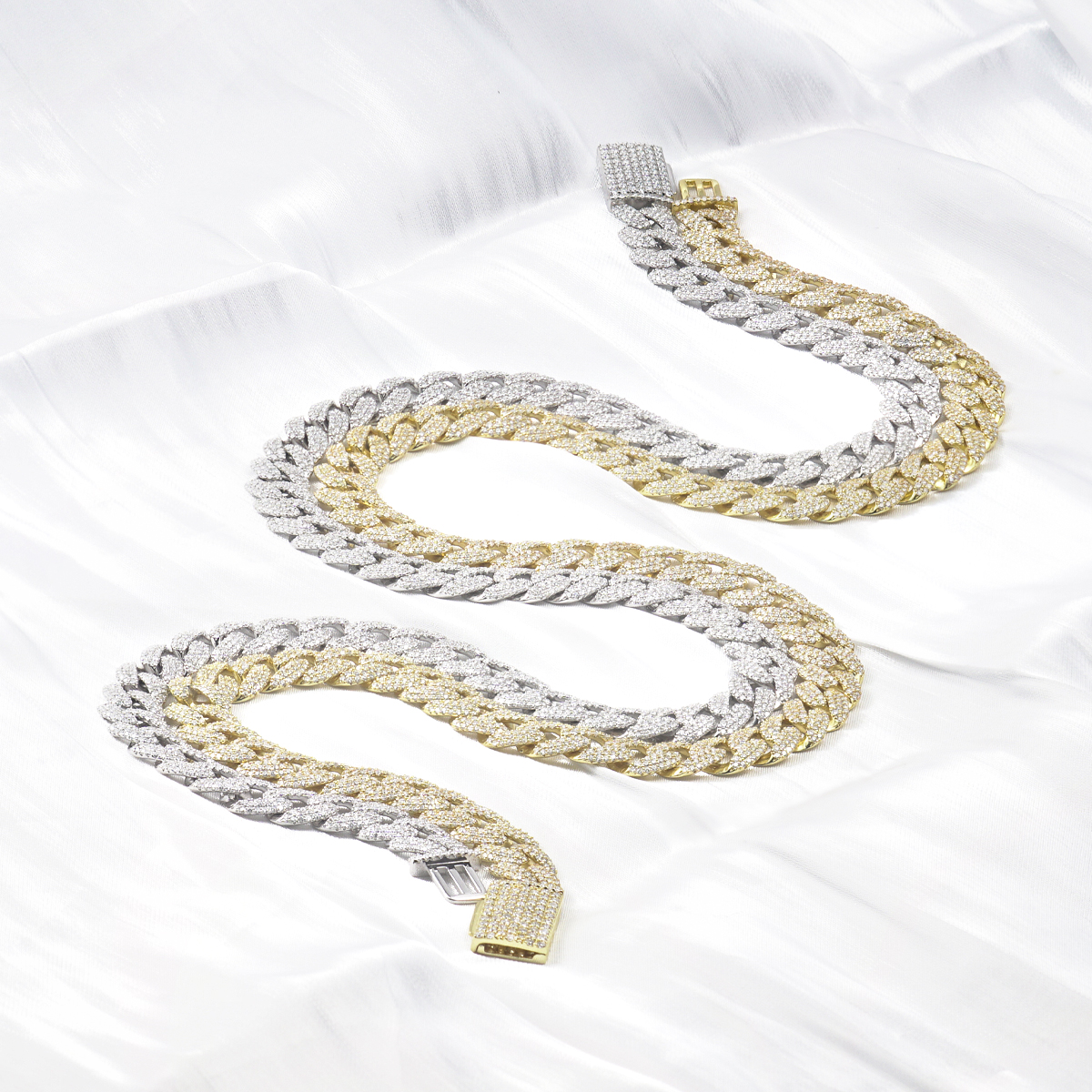 01style S925 VVS Synthetic Moissanite Hip Hop Unisex Cuban Link Bracelet