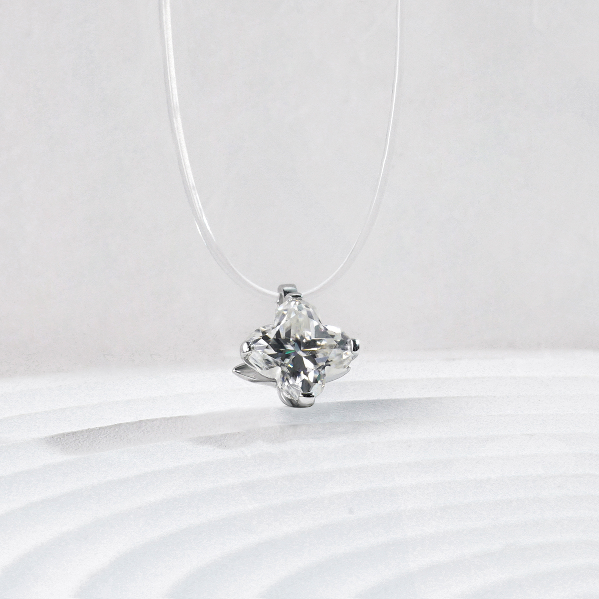 Delzzad 1ct Charming Clover Cut Pendant Necklace Fishing Line Chain Lab-Created Moissanite Necklace S925 Sterling Silver Moissanite Jewelry Engagement Wedding Anniversary Perfect Gifts