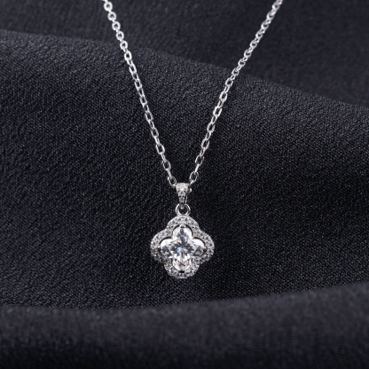 Delzzad 1.1ct Bling Luxury Four-Leaf Clover Pendant Necklace Lab-Created Moissanite Necklace S925 Sterling Silver Moissanite Jewelry Engagement Wedding Anniversary Perfect Gifts