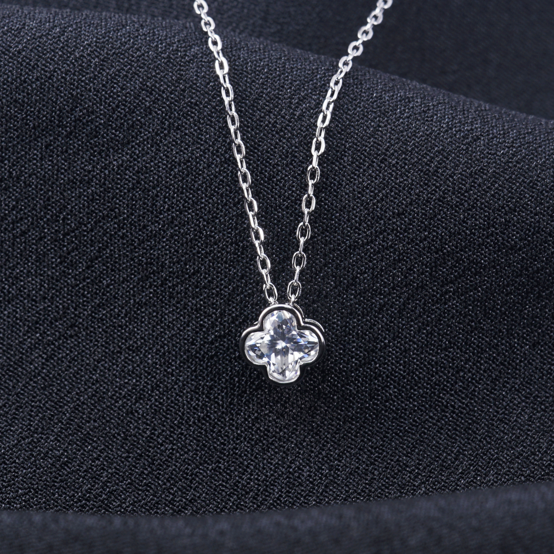 Delzzad 1ct Clover Cluster Pendant Necklace Lab-Created Moissanite Necklace S925 Sterling Silver Moissanite Jewelry Engagement Wedding Anniversary Perfect Gifts
