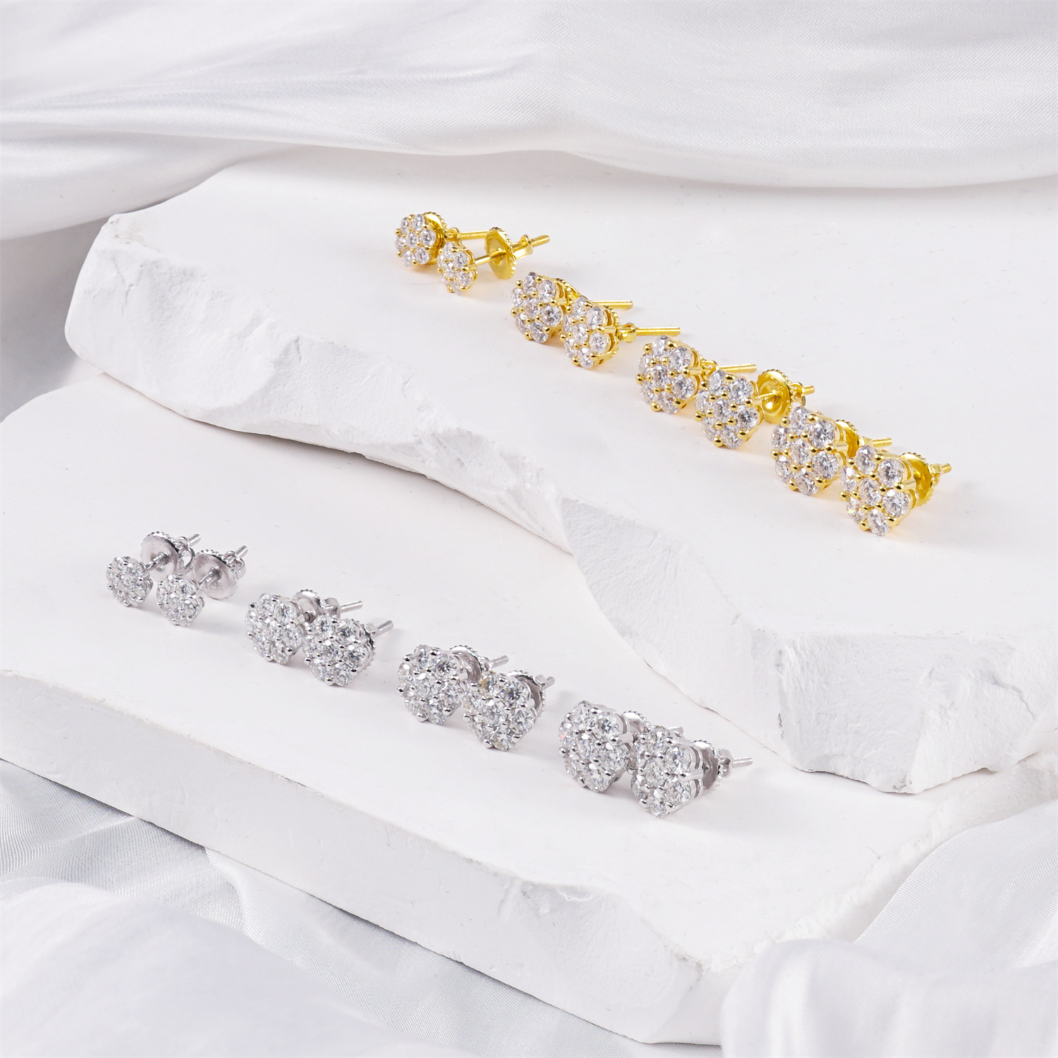 IcyBloom Floral Shine Stud Earrings 925S & VVS Moissanite