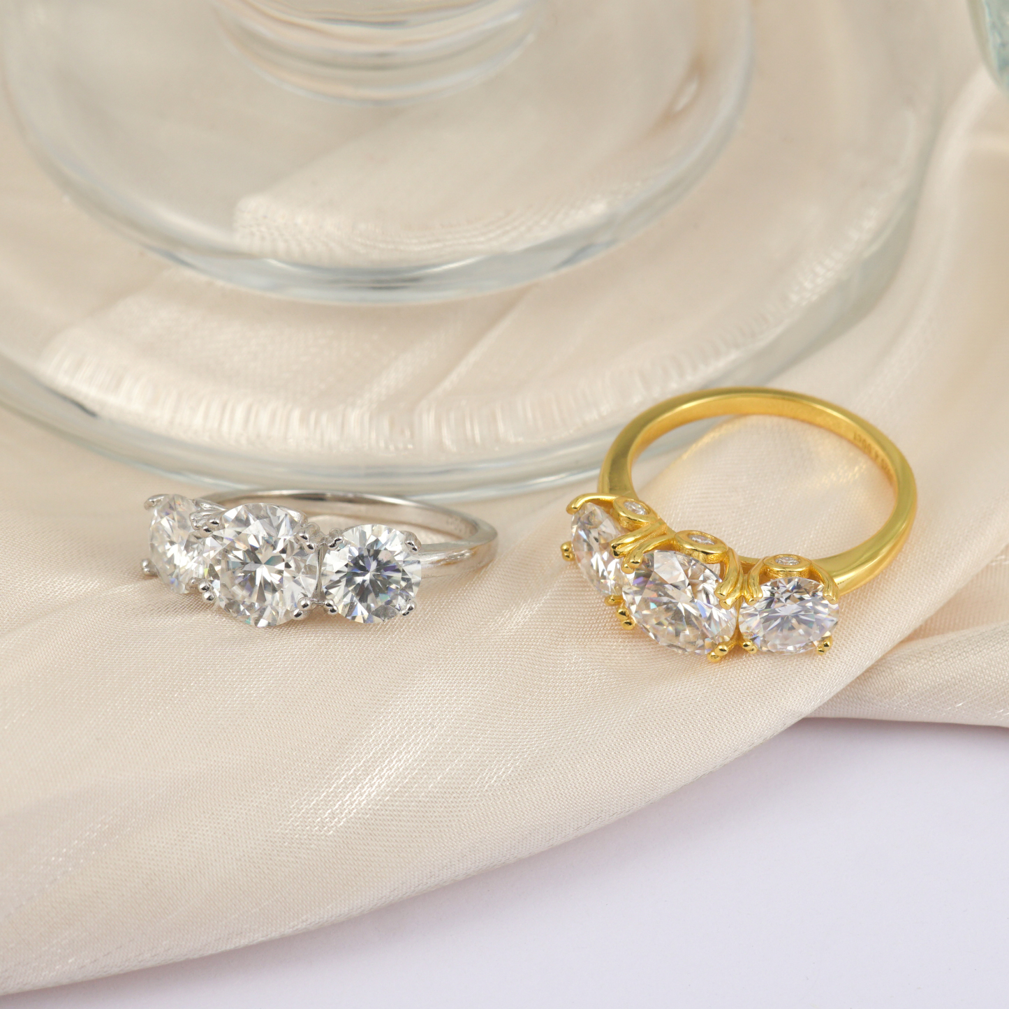 S925 Round Cut VVS Synthetic Moissanite Three-Stone Prong Engagement Ring