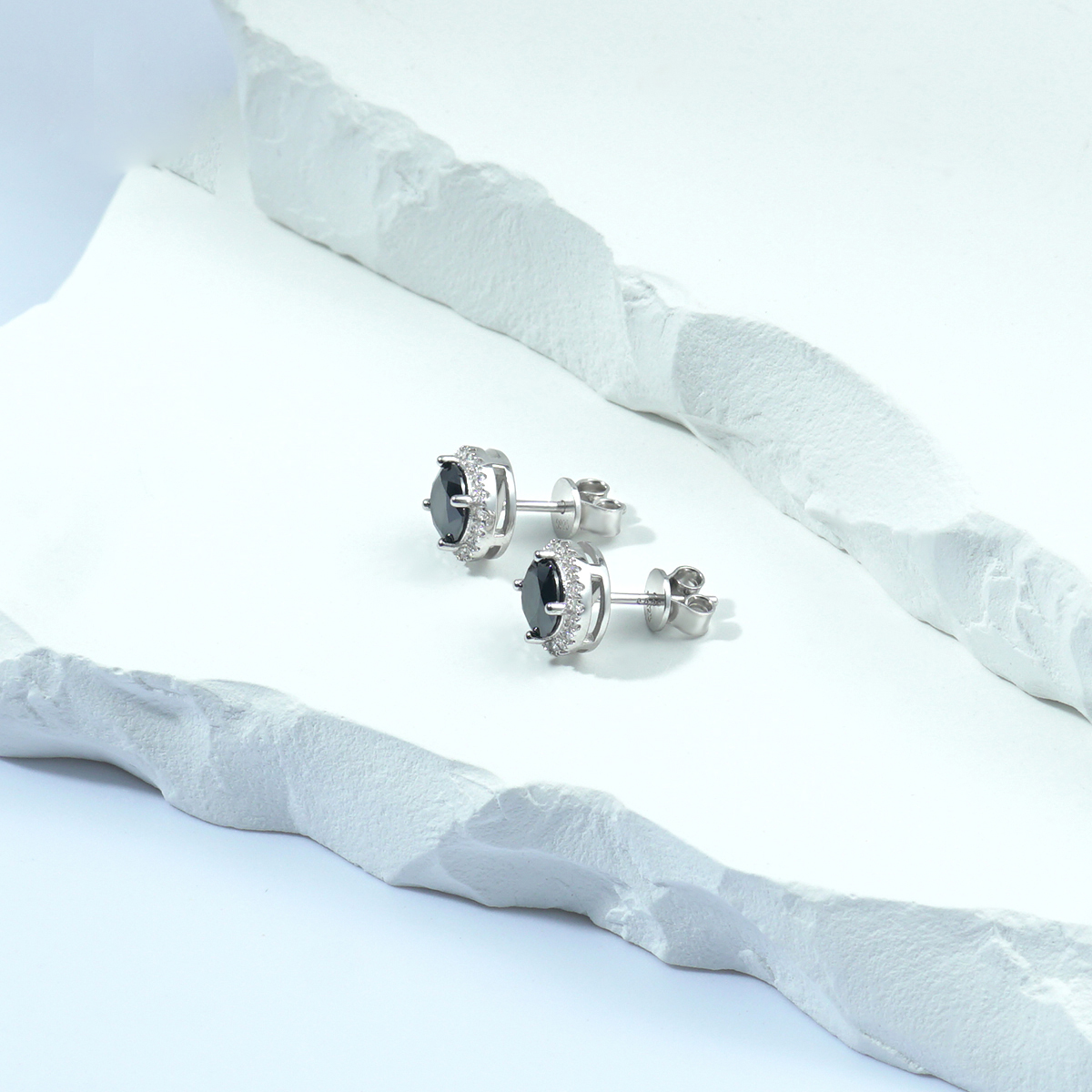 ICEBURST Halo Spark Stud Earrings 925S & VVS Moissanite