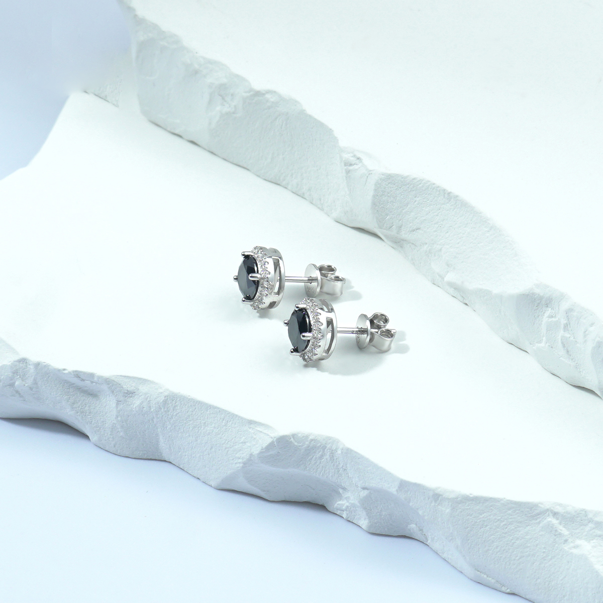 ICEBURST Halo Spark Stud Earrings 925S & VVS Moissanite