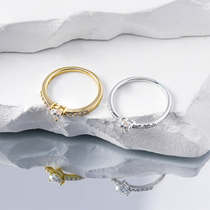 S925 Chic Iced Out Heart Ring Band D Color VVS Synthetic Moissanite Women Ring Perfect for Engagement Wedding Anniversary Mother's Day Gifts