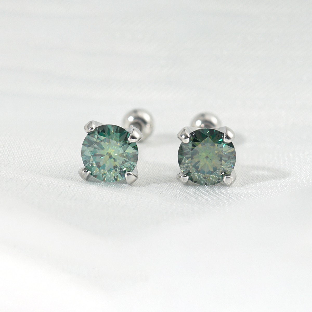 S925 0.5ct Synthetic Moissanite Exquisite Hip Hop Solitaire Four-Prong Stud Earrings Anniversary Birthday Mother's Day Gifts For Men Women