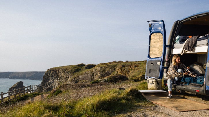 Goes to an article about cross country road trips