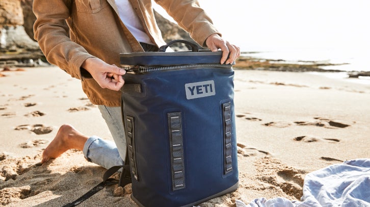 Goes to a CNN article about family beach vacation packing list