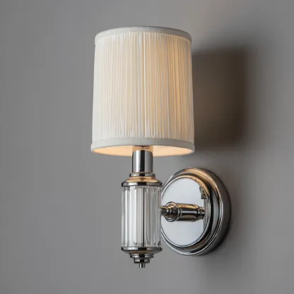 Applique in metallo cromato con paralume plissettato 18x14x30 cm - argento-bianco - stile moderno-Shelteroli