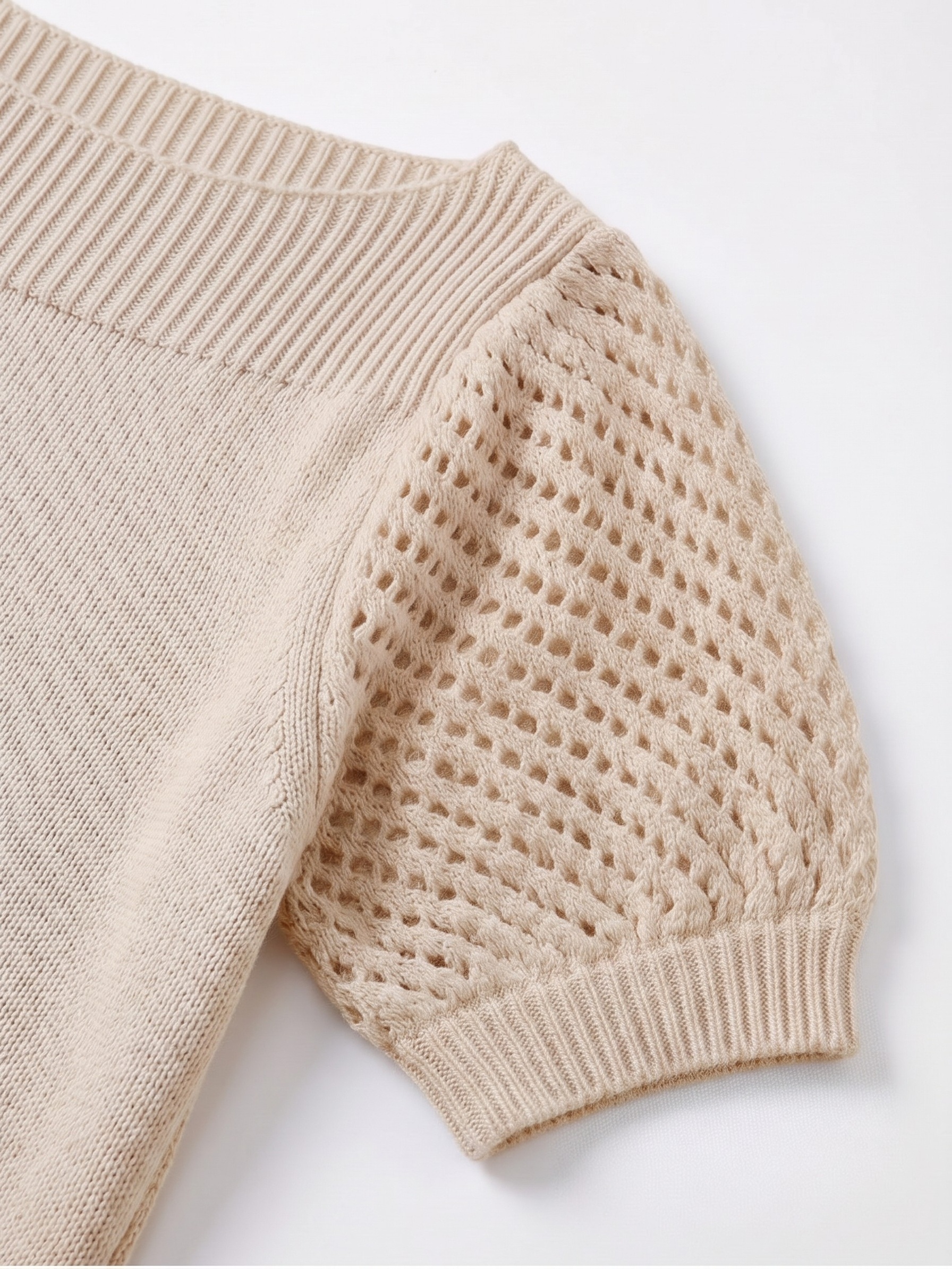 Women’s off-the-shoulder short-sleeve knit top with puff sleeves; casual boat-neck openwork sweatshirt