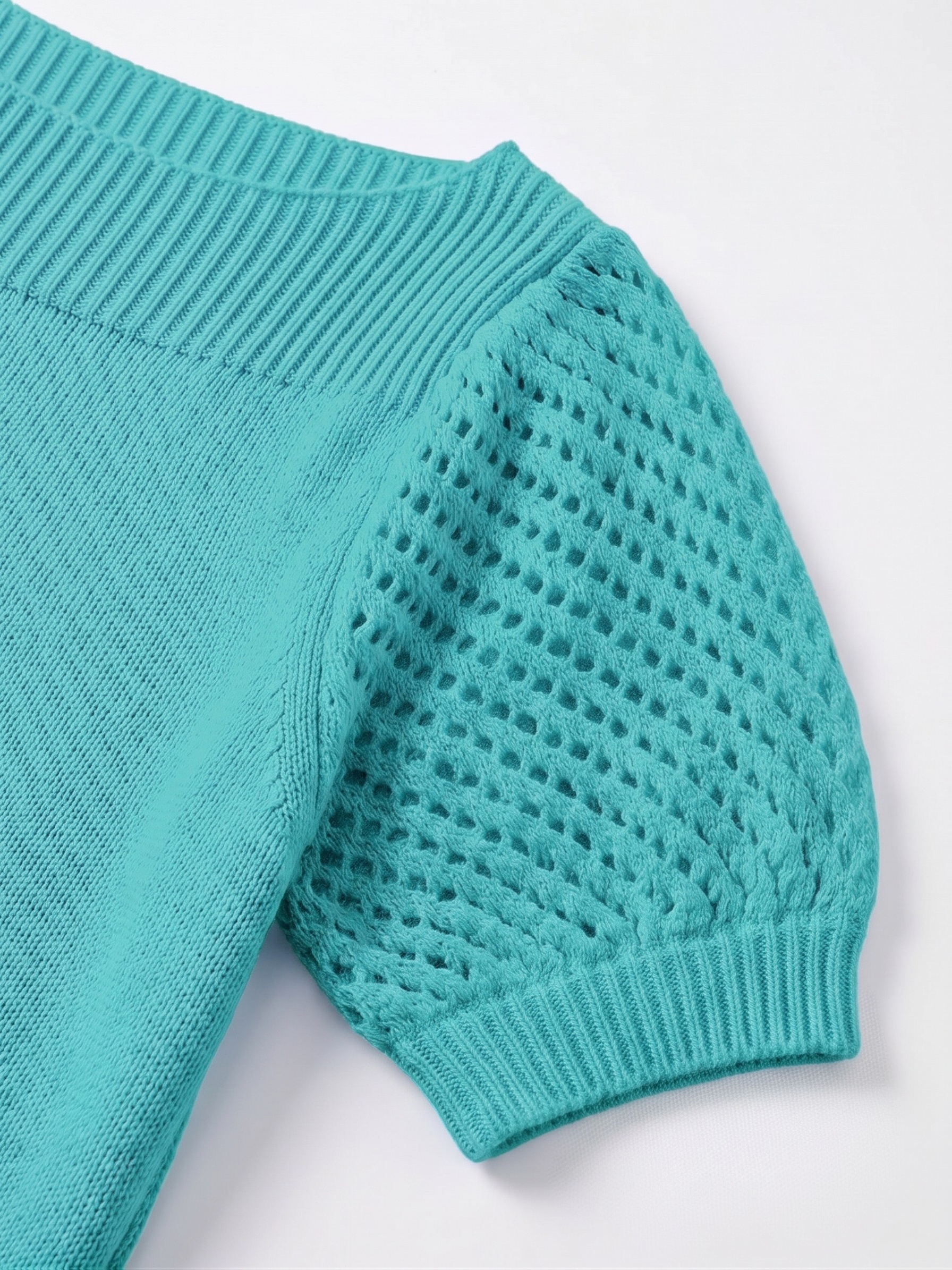 Women’s off-the-shoulder short-sleeve knit top with puff sleeves; casual boat-neck openwork sweatshirt