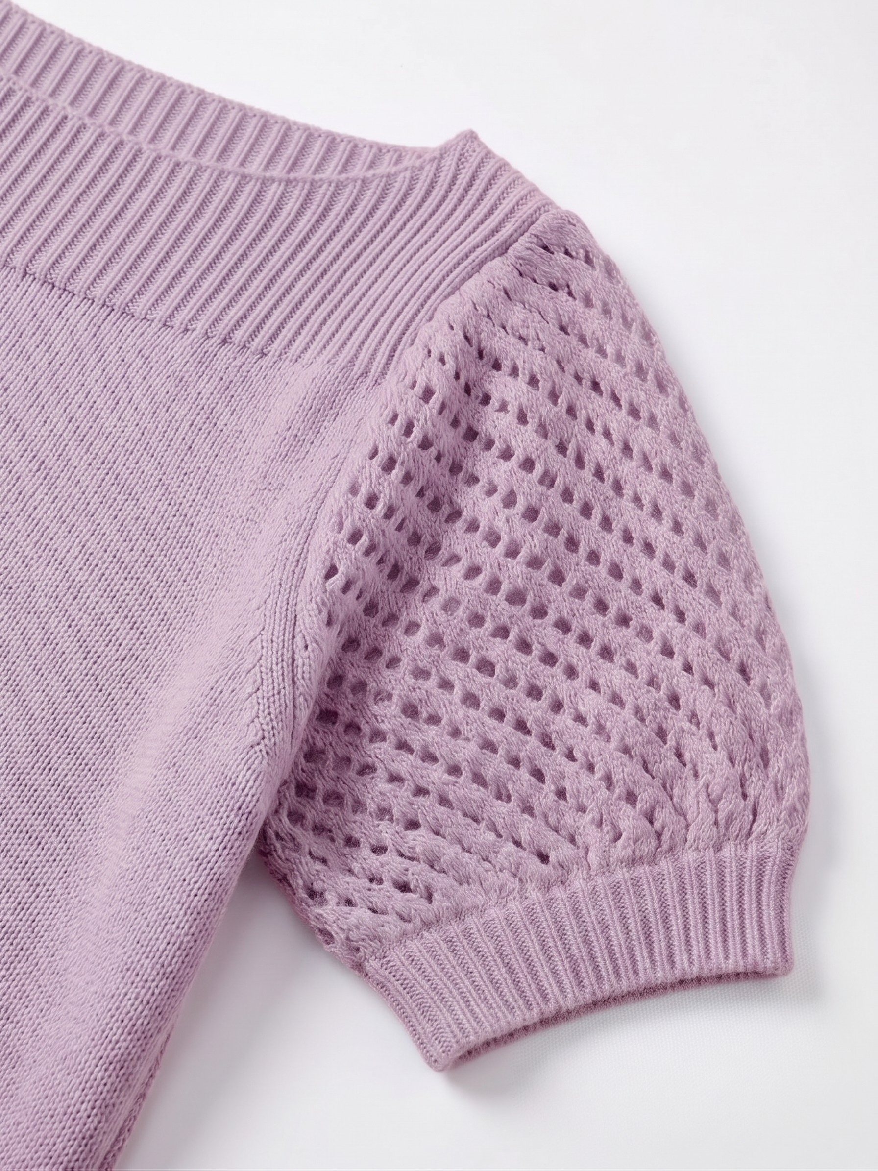 Women’s off-the-shoulder short-sleeve knit top with puff sleeves; casual boat-neck openwork sweatshirt