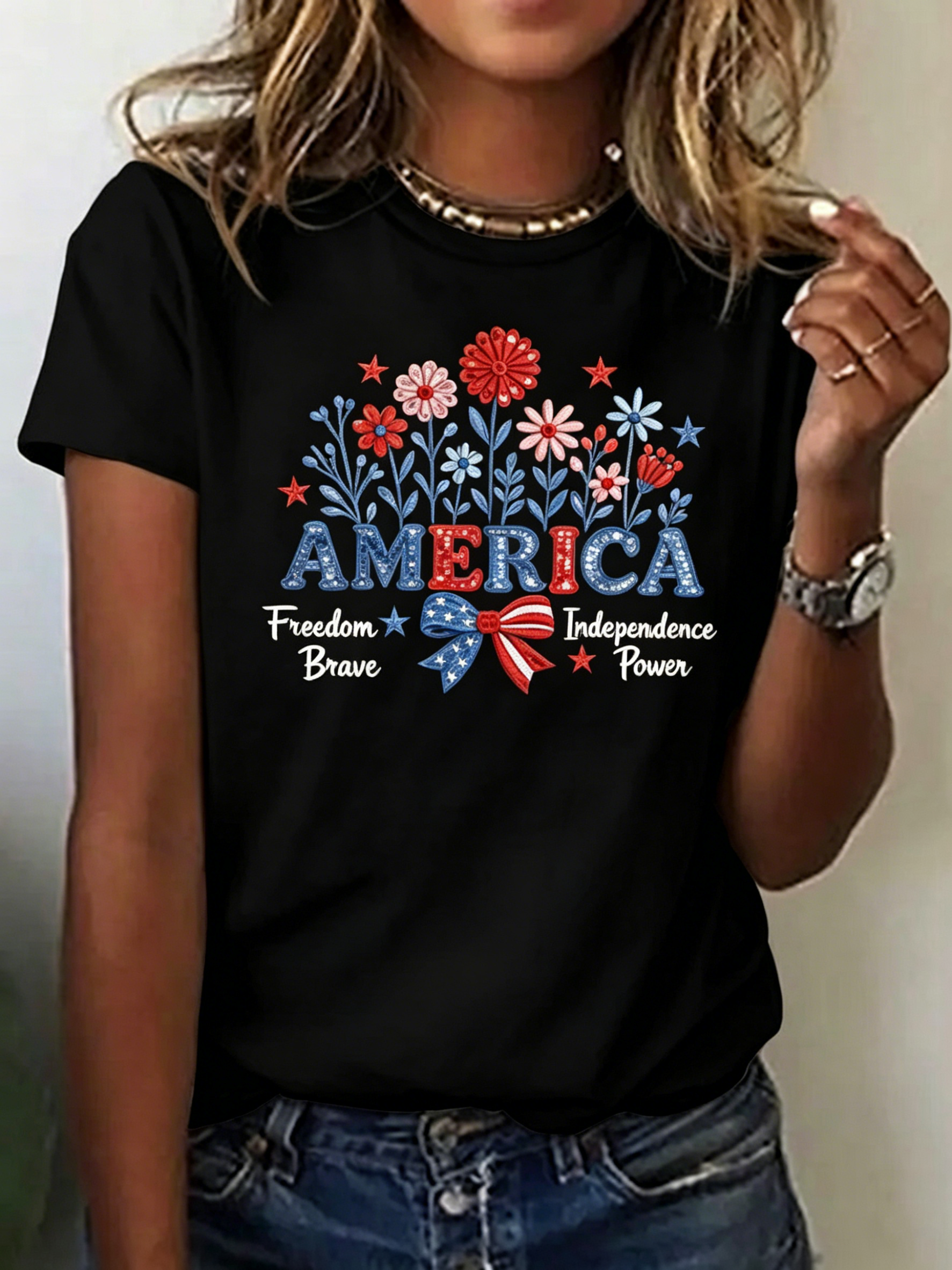 Women’s Patriotic Floral Print T-Shirt, Casual America Themed Short Sleeve Tee
