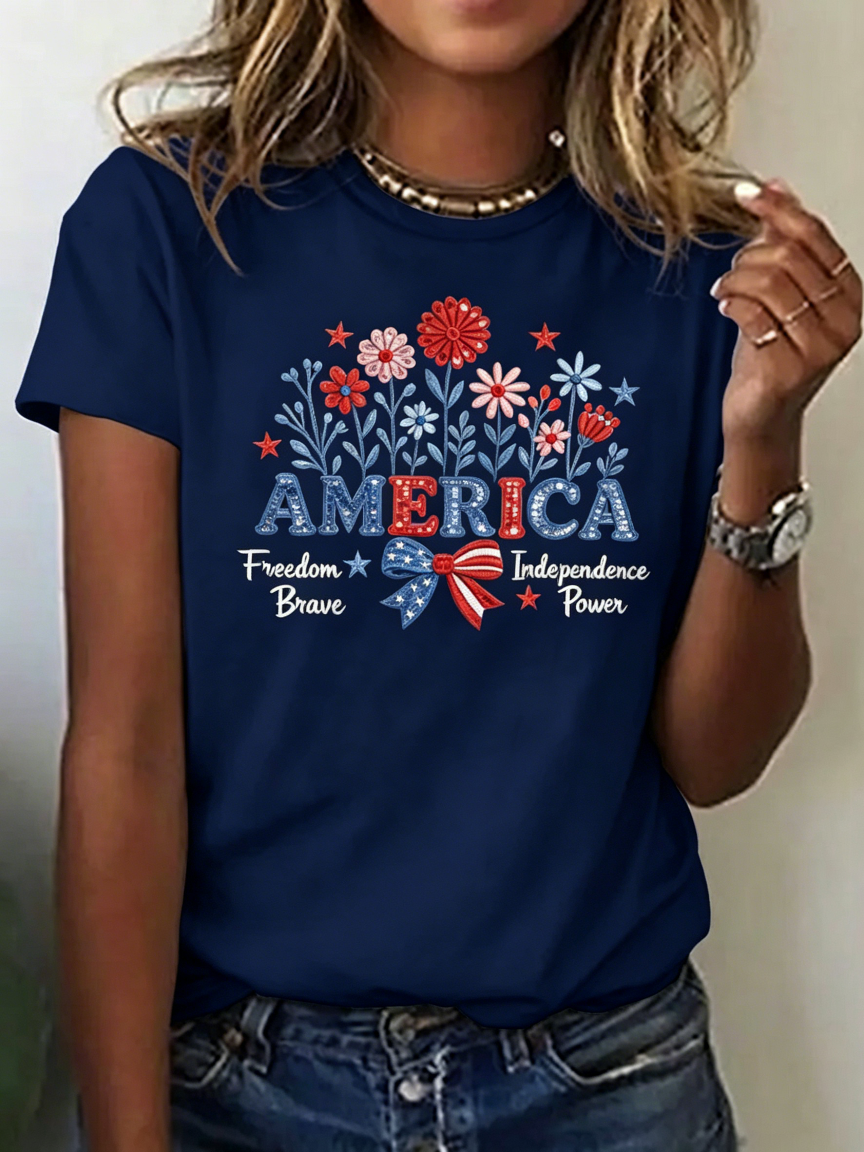 Women’s Patriotic Floral Print T-Shirt, Casual America Themed Short Sleeve Tee