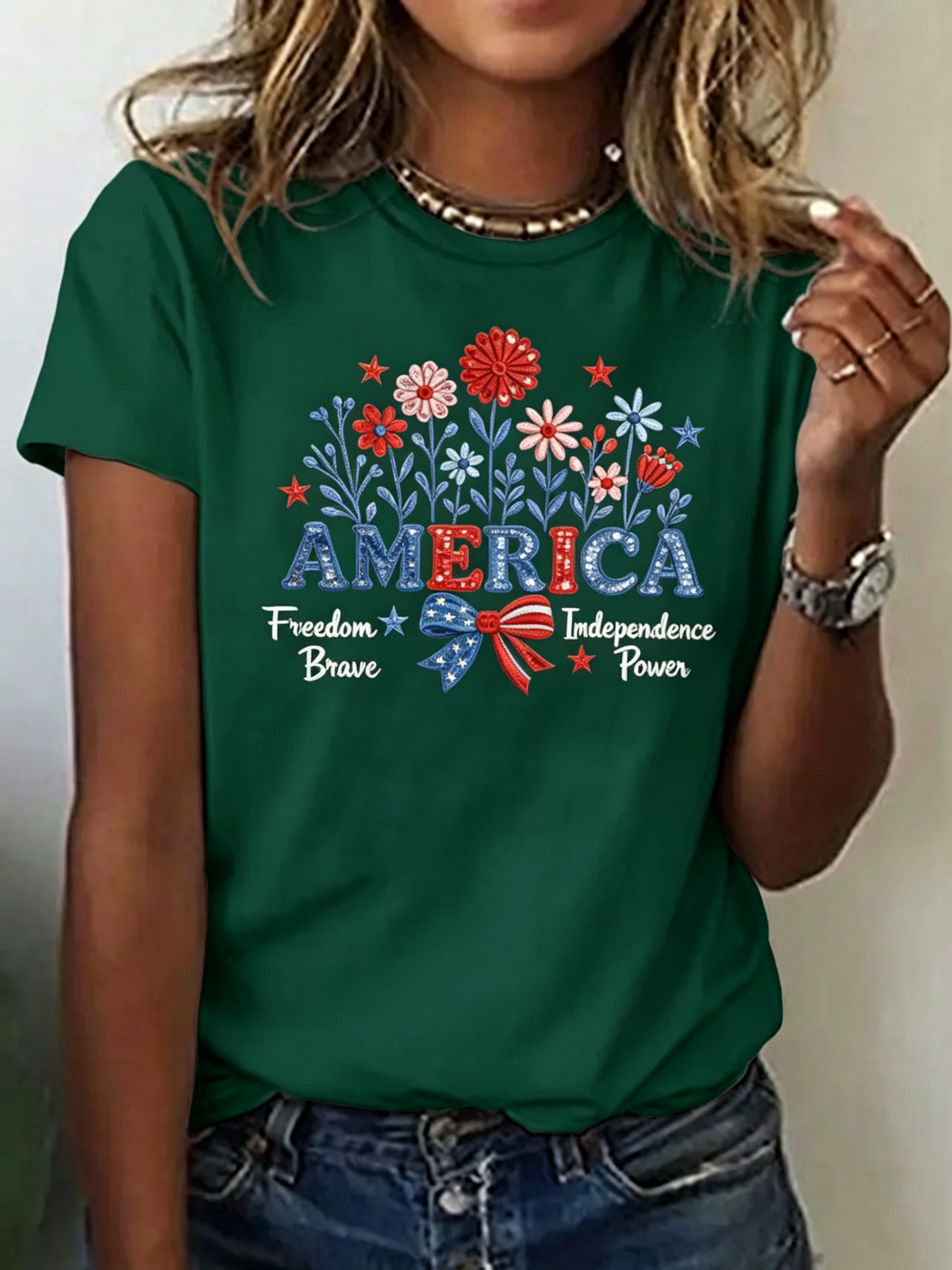 Women’s Patriotic Floral Print T-Shirt, Casual America Themed Short Sleeve Tee