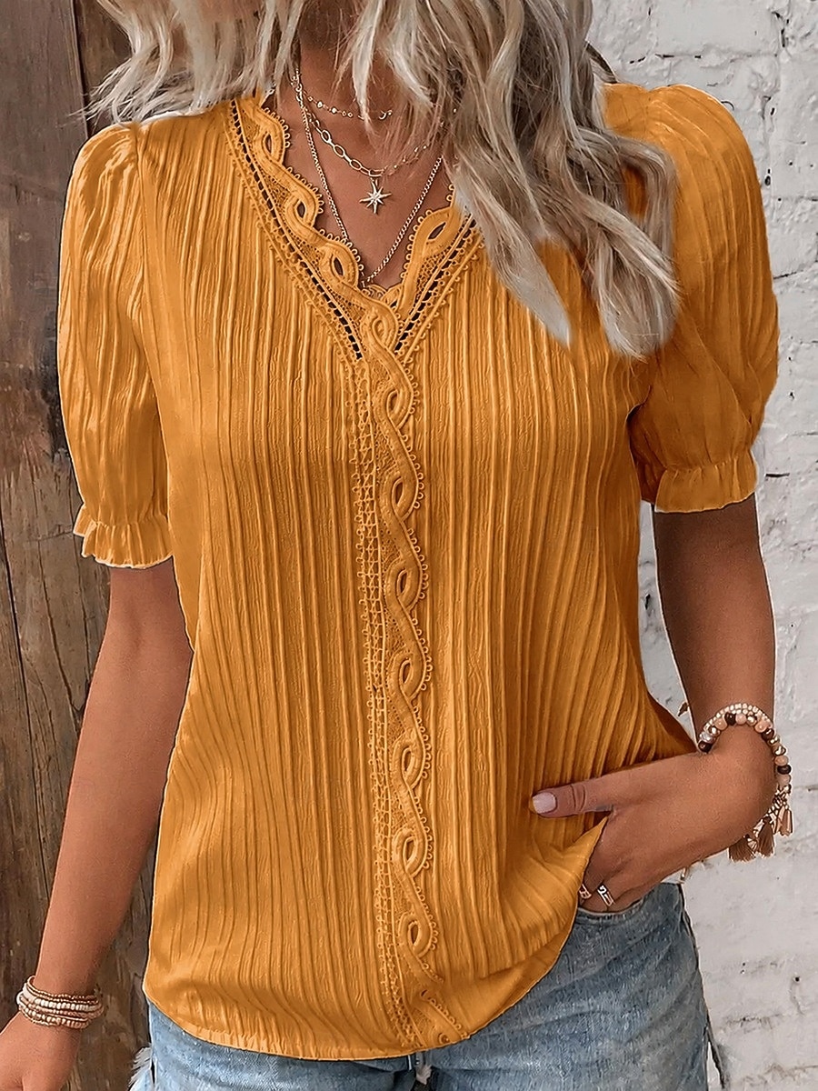 Women’s Vertical Ribbed Knit Eyelet Lace Trim V Neck Puff Short Sleeve Casual Blouse