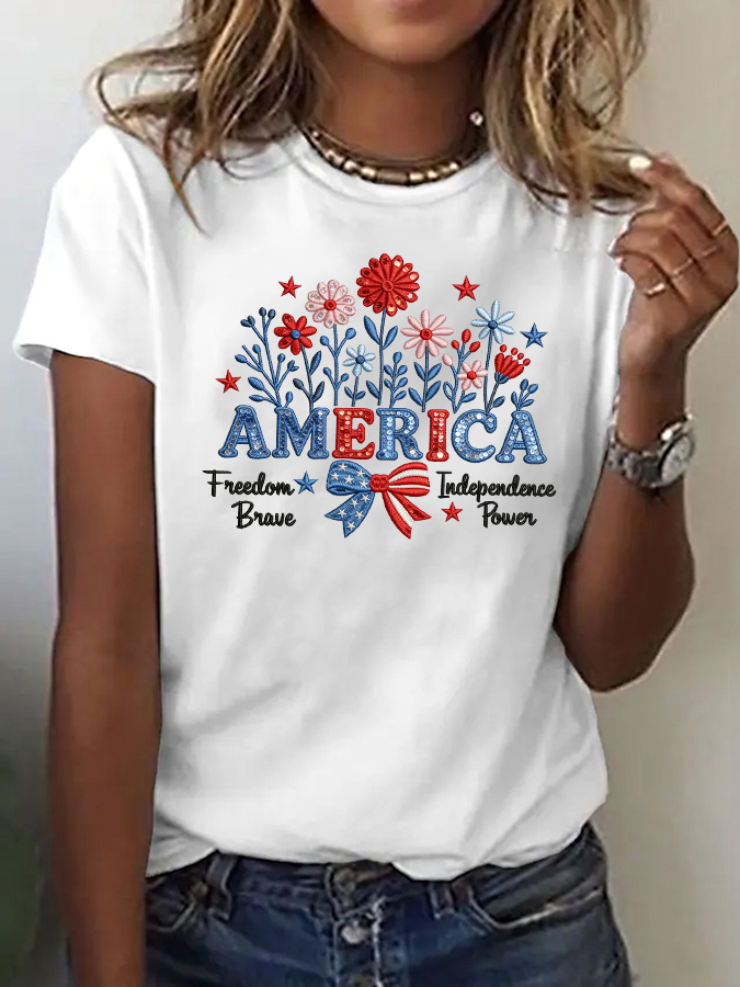 Women’s Patriotic Floral Print T-Shirt, Casual America Themed Short Sleeve Tee