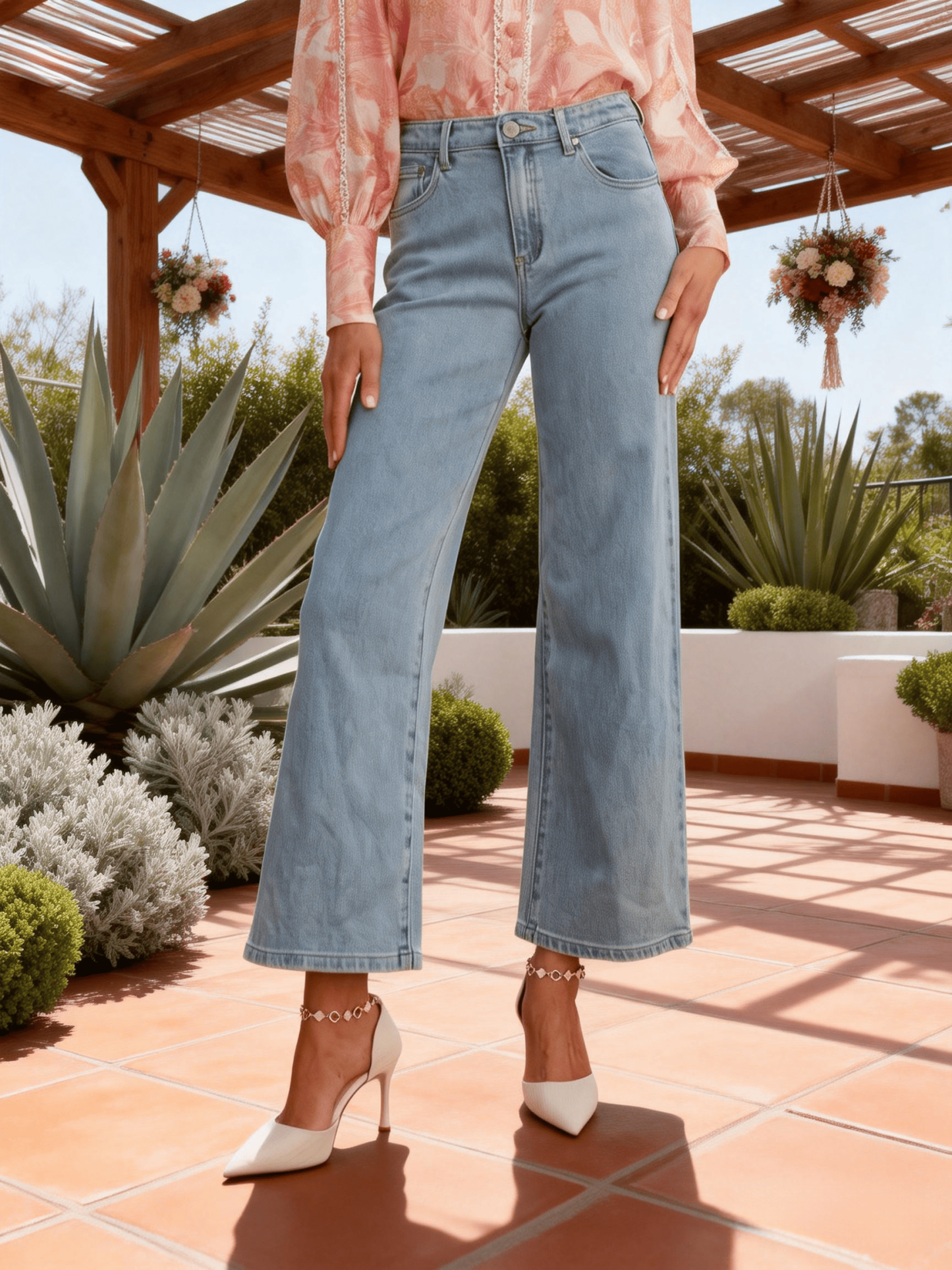 Women's Light Blue Straight Leg Cropped Jeans