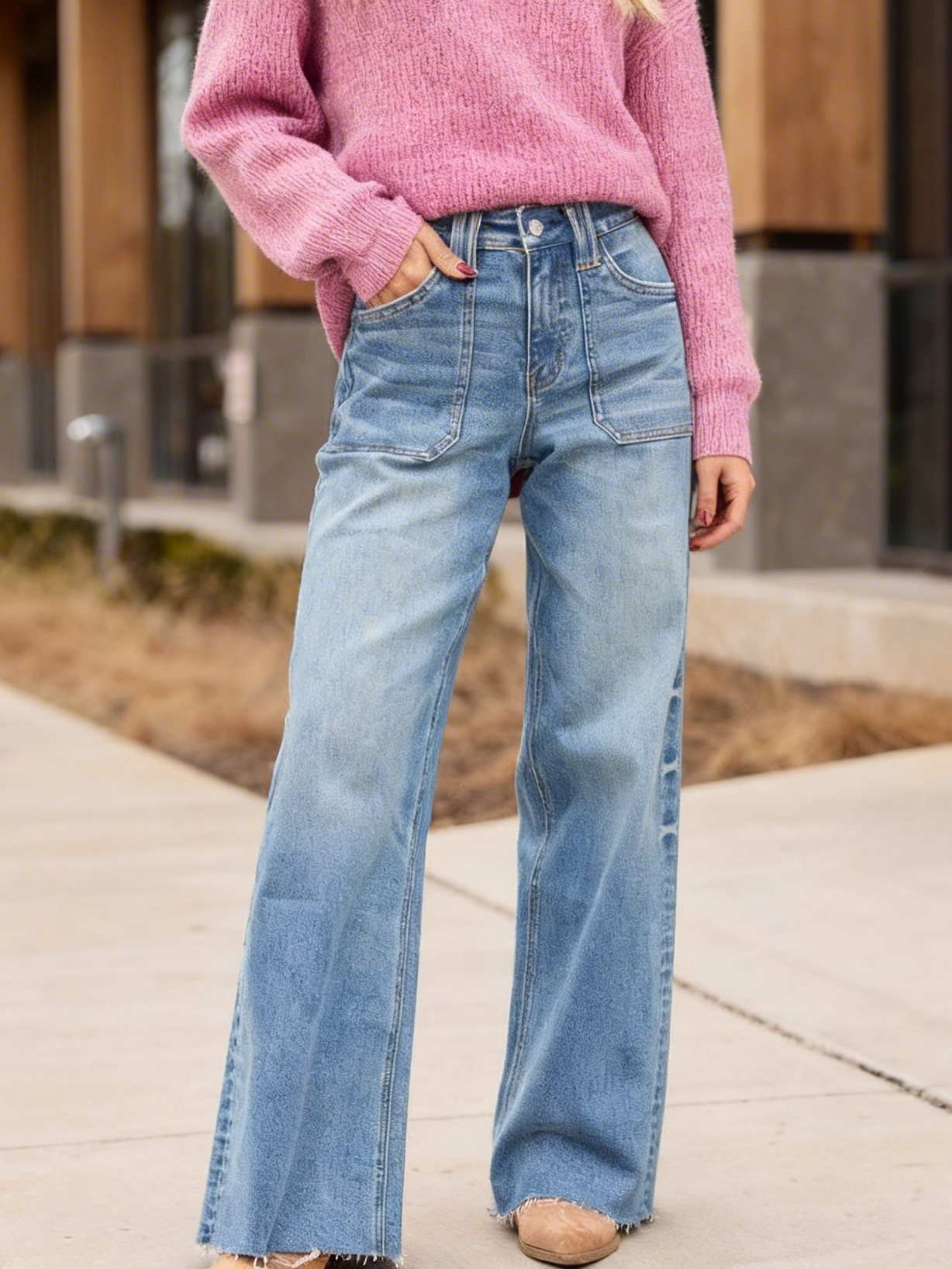 Women's Light Blue Large Pocket Wide-Leg Jeans