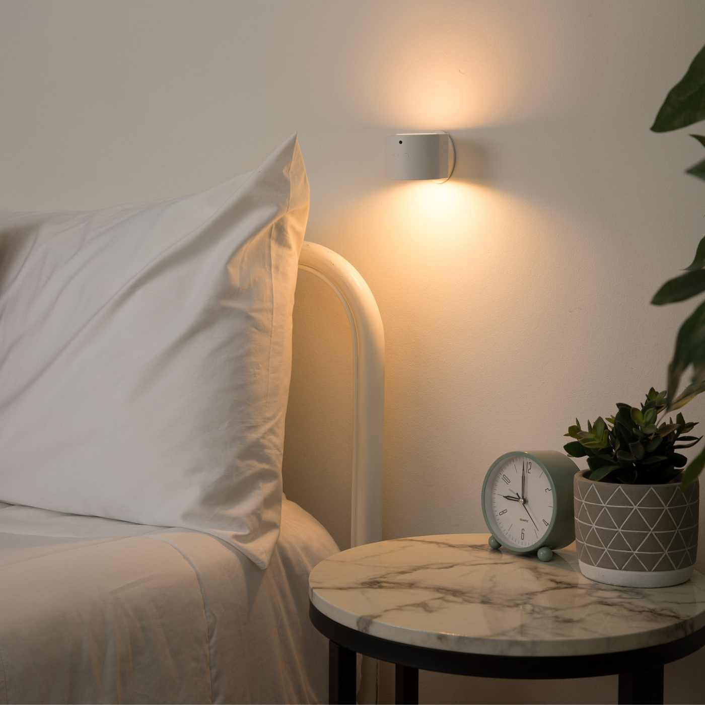 360° Rotating Magnetic Night Light - Portable Touch Remote Control Adjustment