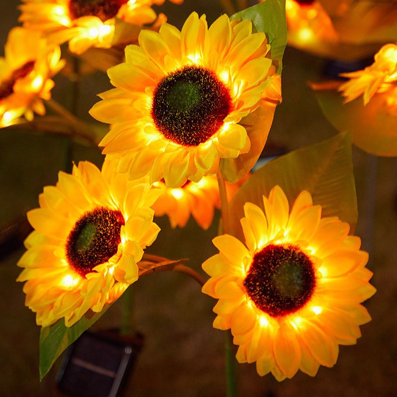 Outdoor solar sunflower lamp