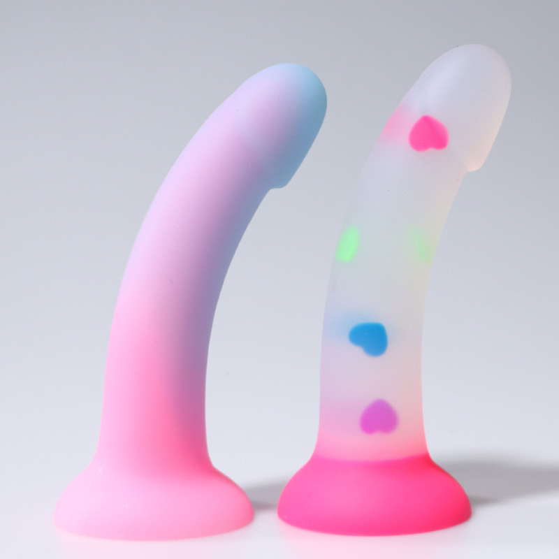 Realistic Glowing Jelly Silicone Dildo with Heart Design Vibrant Colors Waterproof Sex Toy for Women Men Couples Enhance Intimacy and Sensual Pleasure