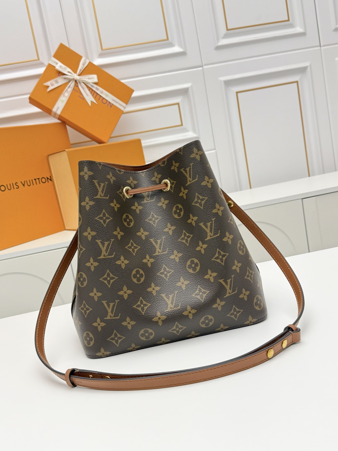 LX Néonoé Bag
