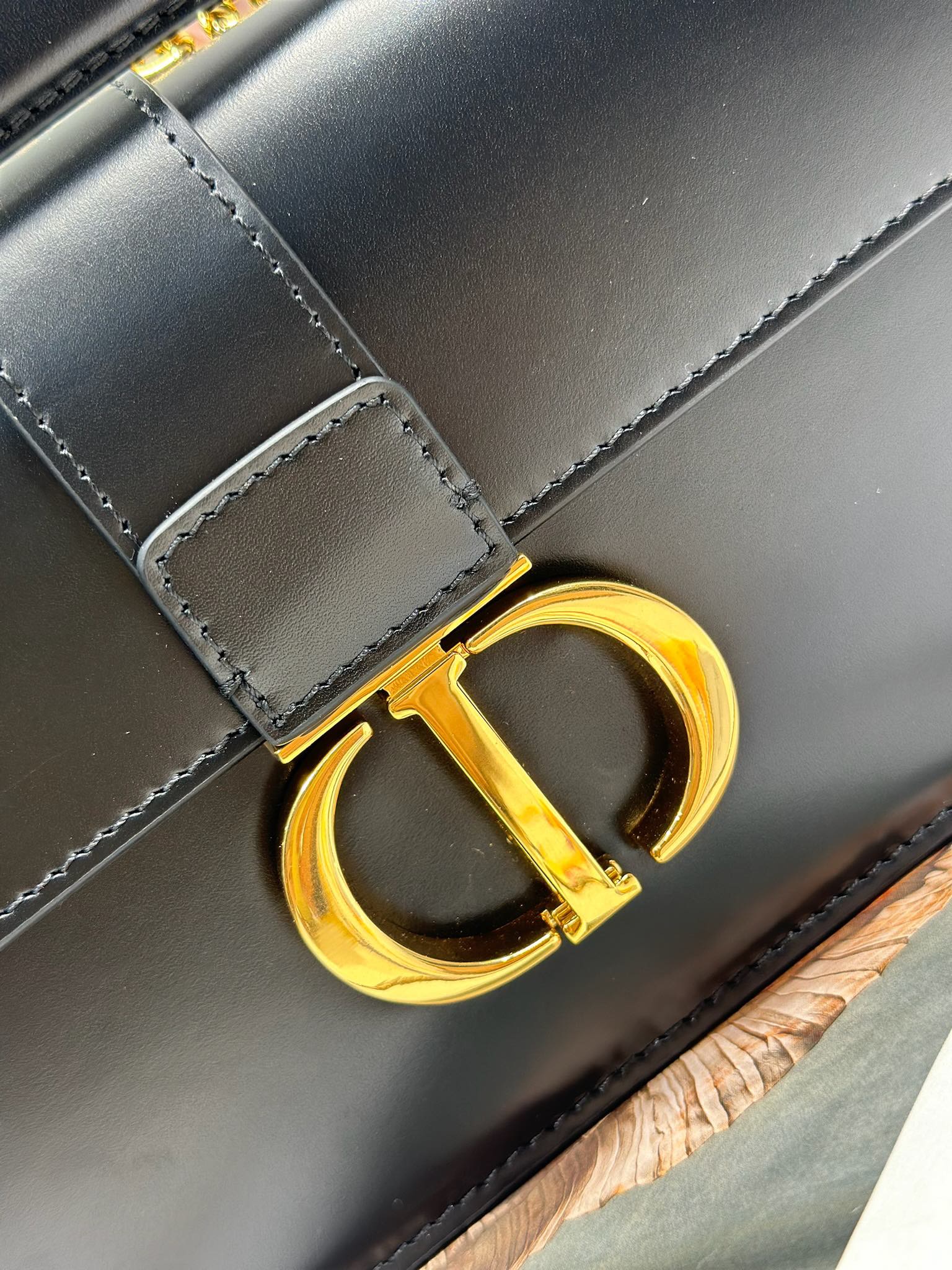 DioX 30 Montaigne Top Handle