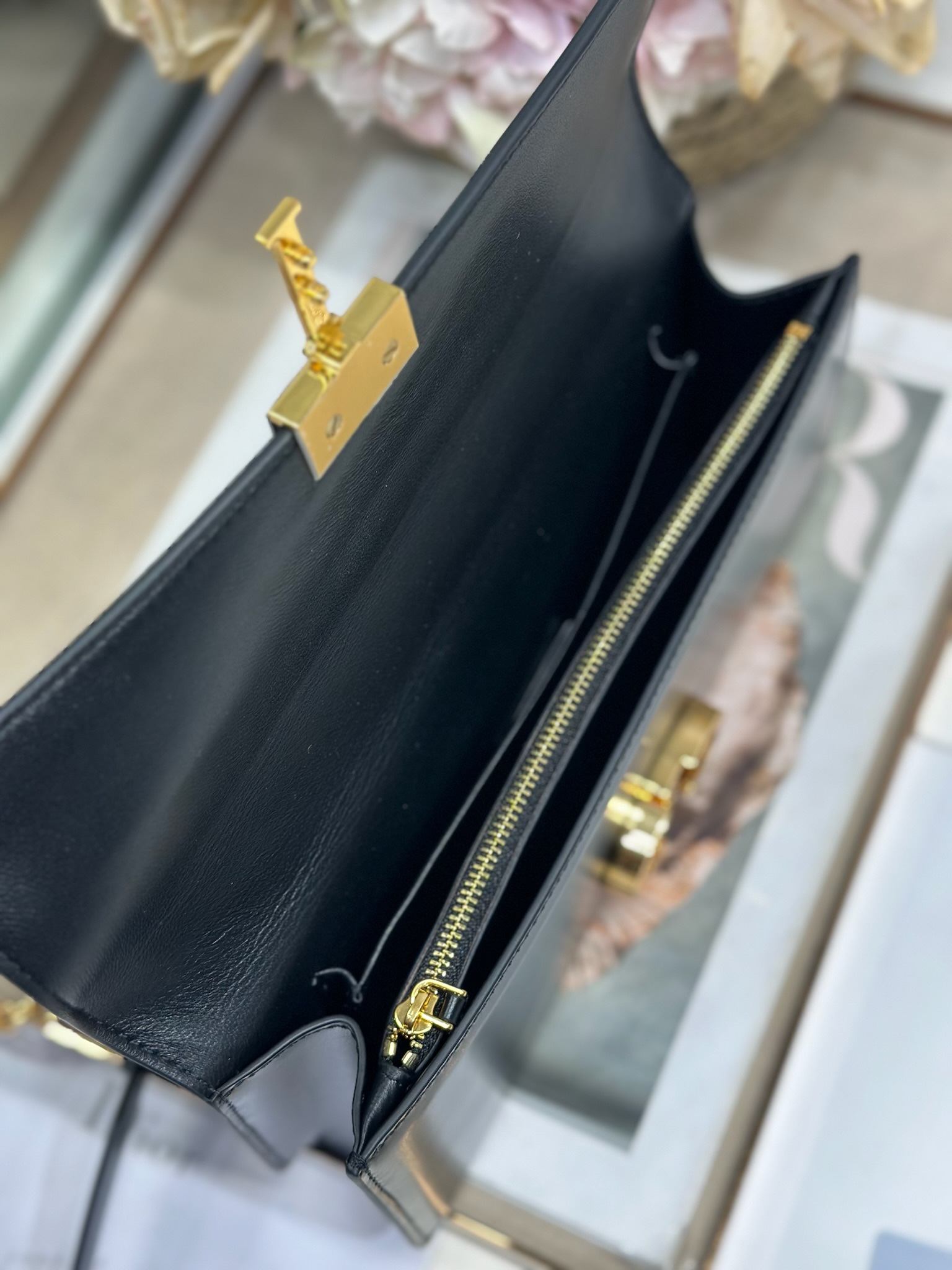 DioX 30 Montaigne Top Handle