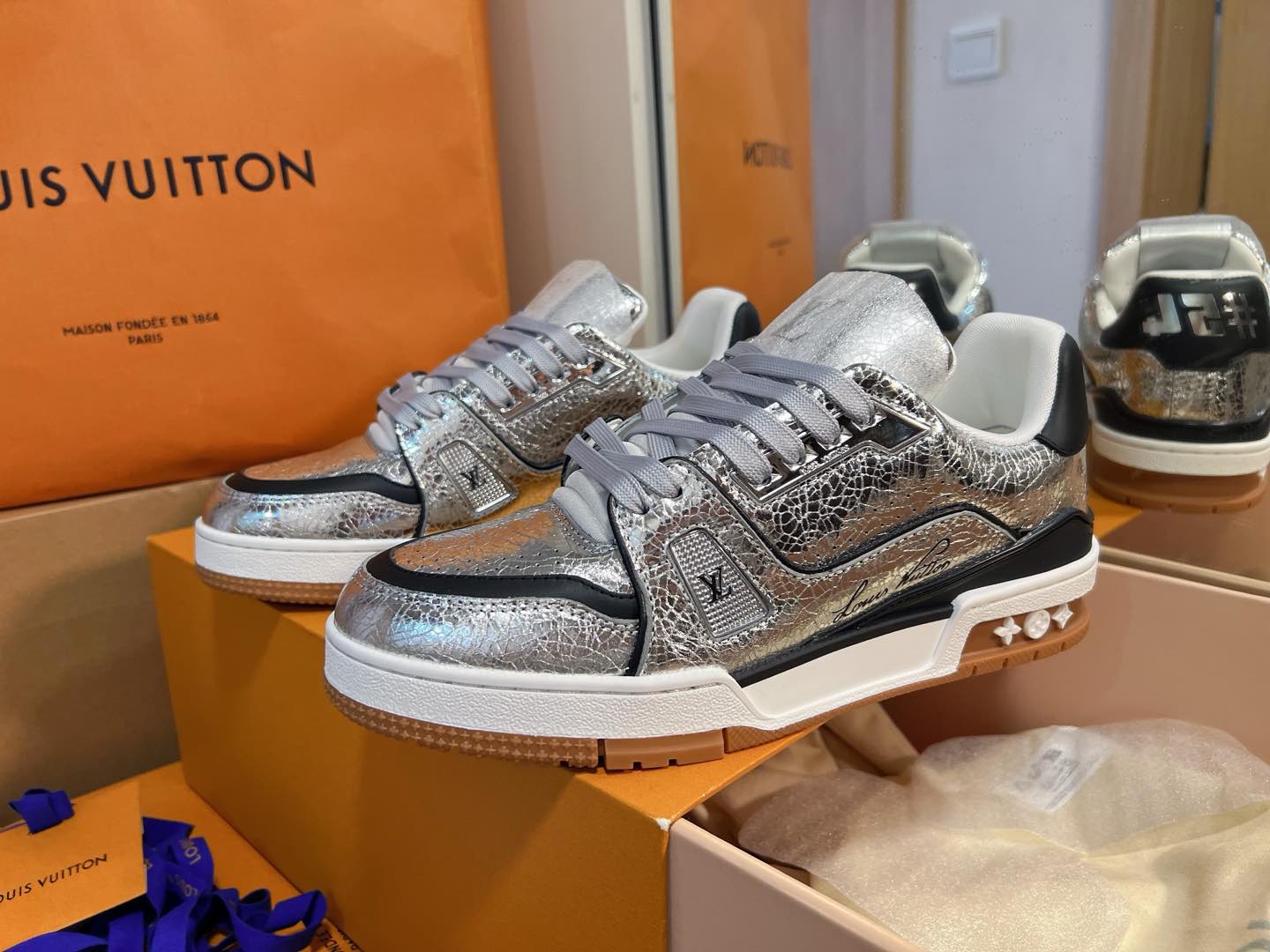 LX Trainer Sneakers (Silver)