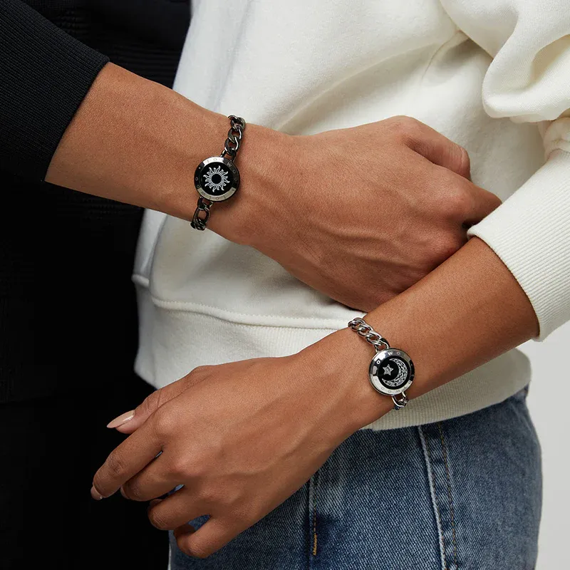❤️Sun & Moon Touch Bracelets with Figaro Chain【Black+Silver】👫🎁