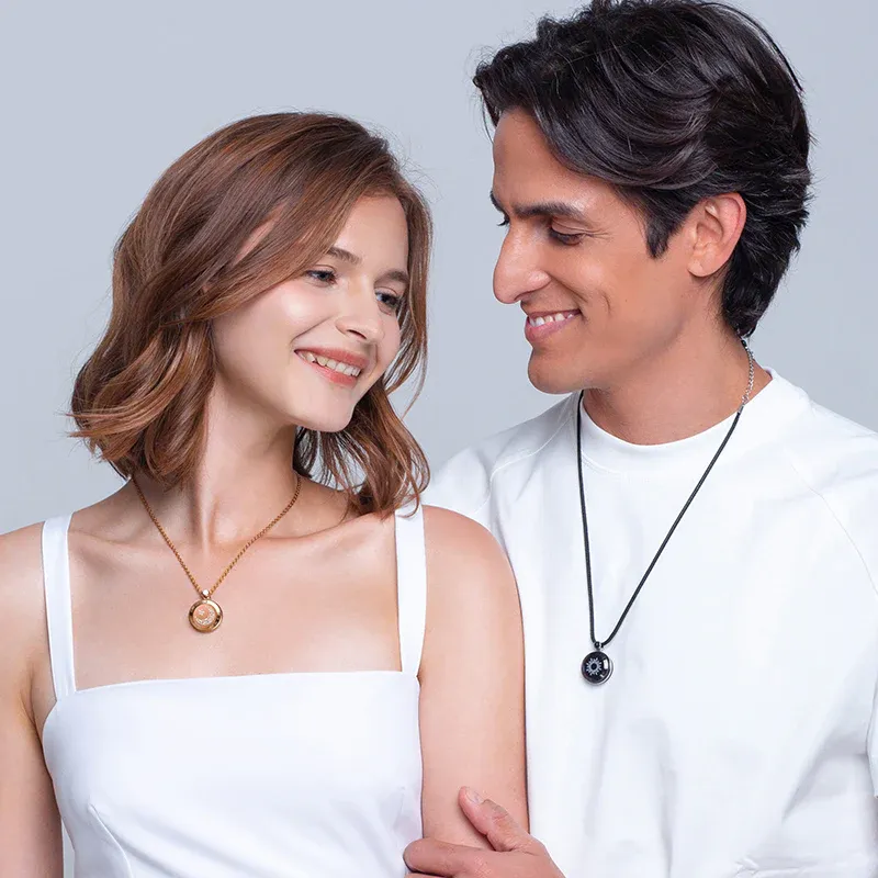 ❤️Sun&Moon Touch Necklaces with Natural Agate Set for Two – The perfect Valentine's Day gift 👫🎁