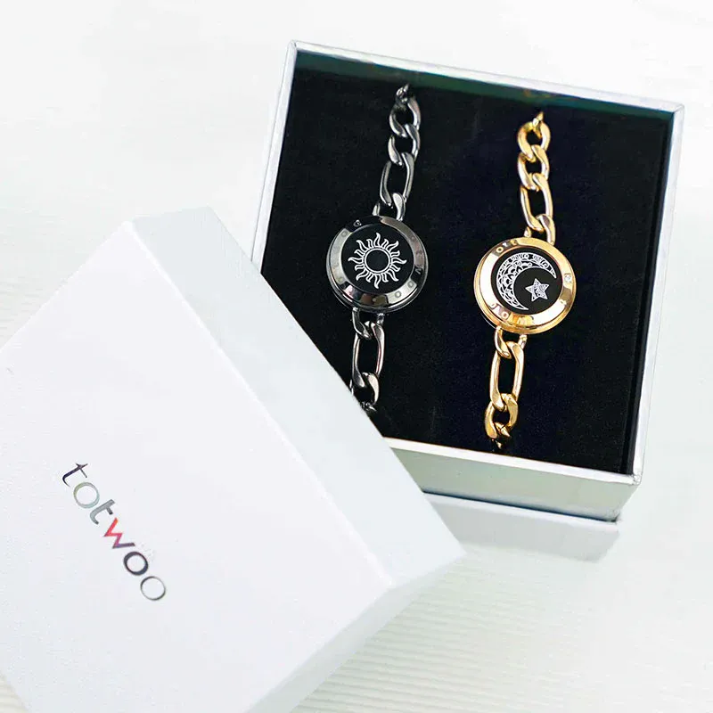 ❤️Sun & Moon Touch Bracelets with Figaro Chain【Black+Gold】👫🎁