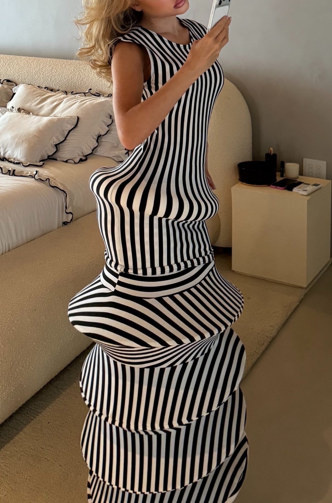 Black and white striped stretch round neck dress（dress）