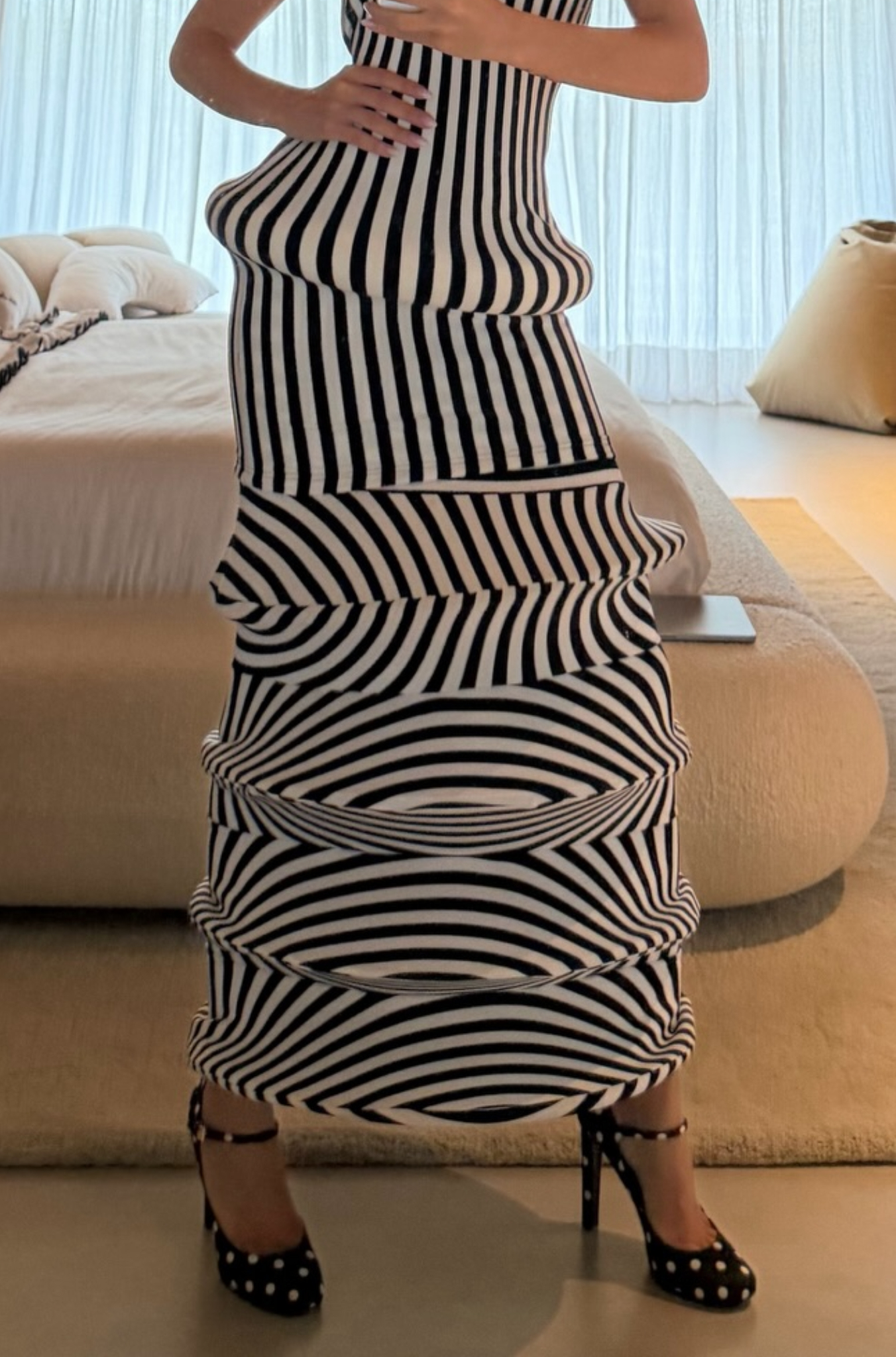 Black and white striped stretch round neck dress（dress）