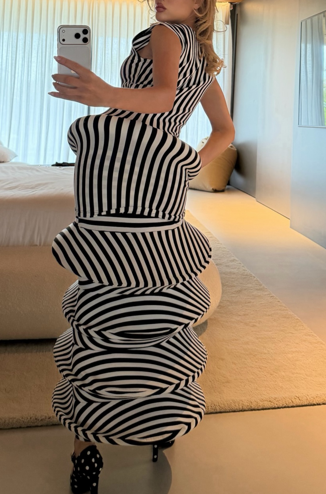 Black and white striped stretch round neck dress（dress）