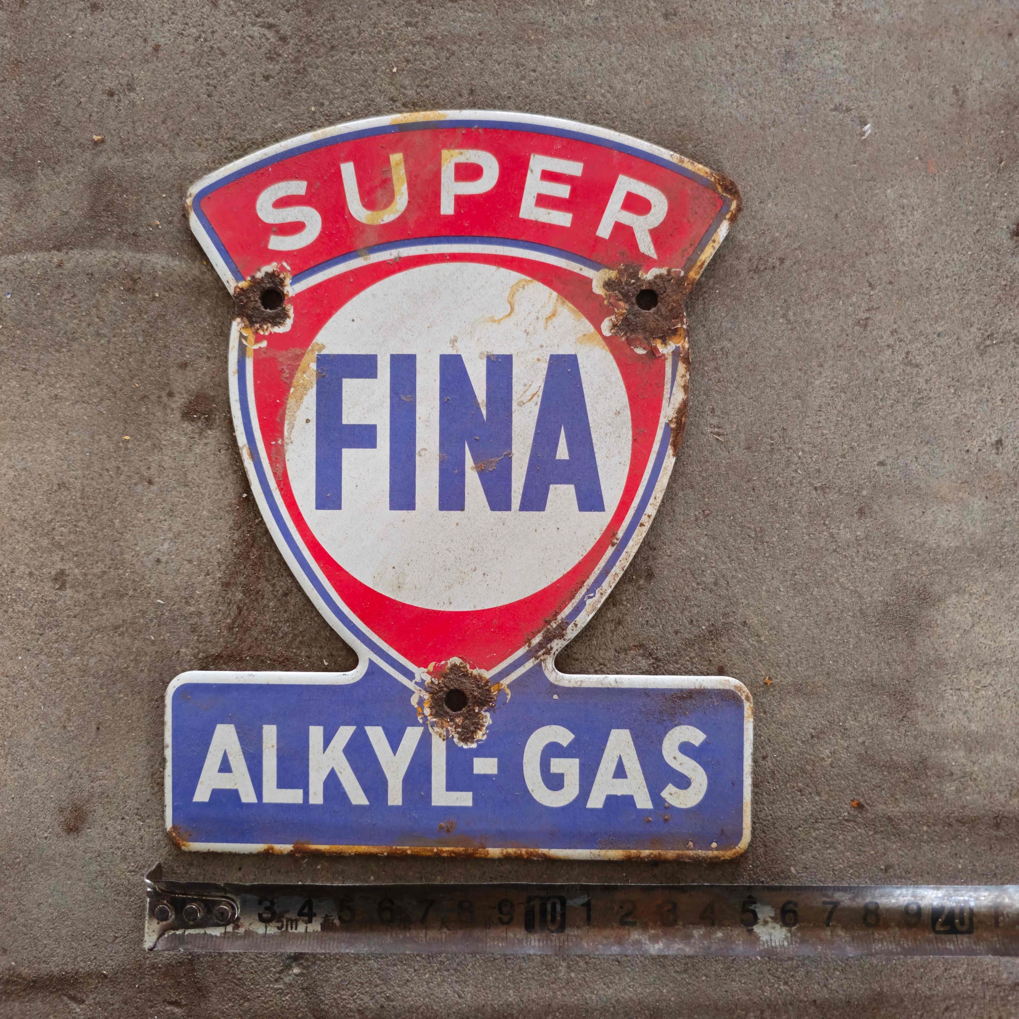 DIE CUT SUPER FINA ALKYL-GAS PORCELAIN SIGN