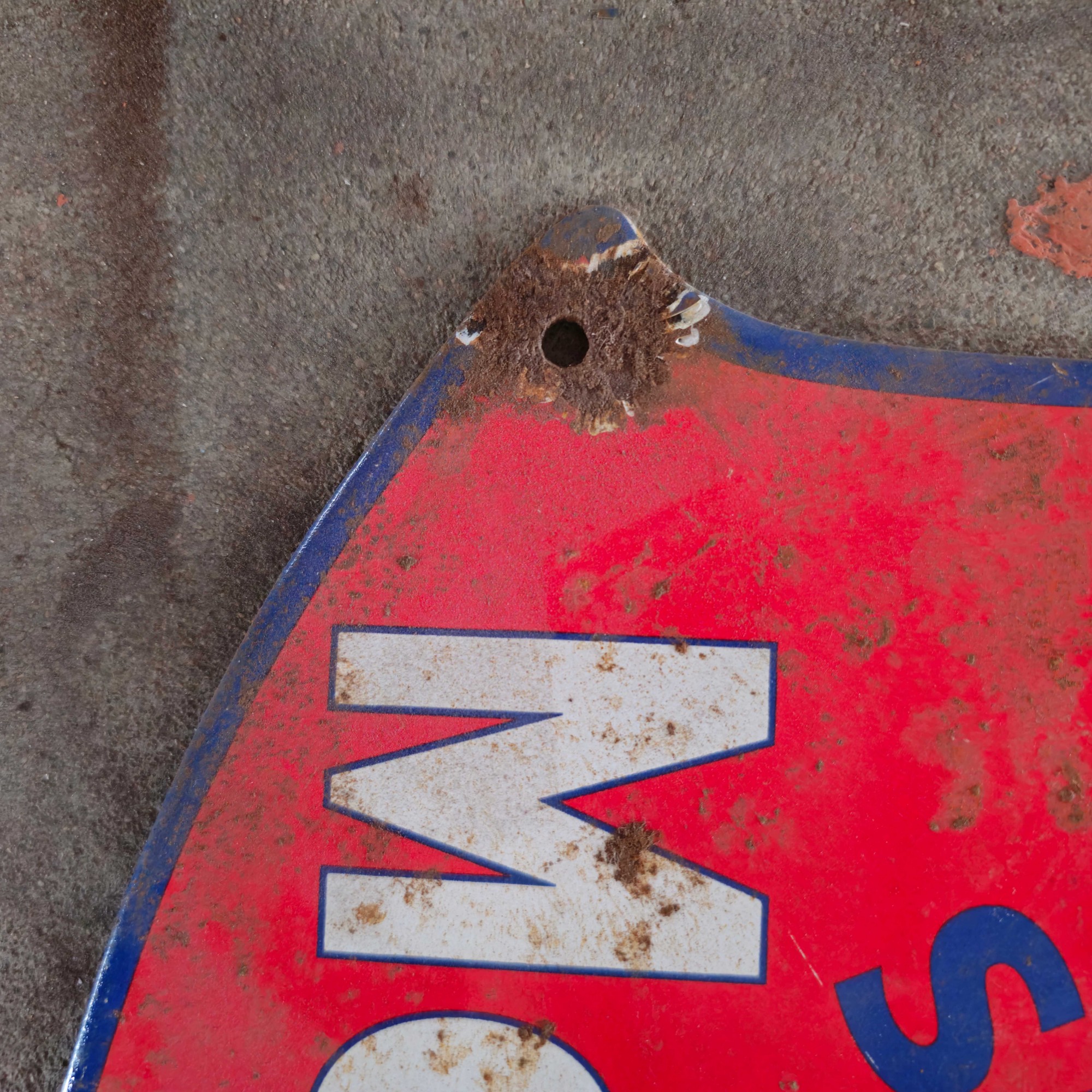 DIE CUT SERVICE MOBILOIL PEGASUS RED PORCELAIN SIGN