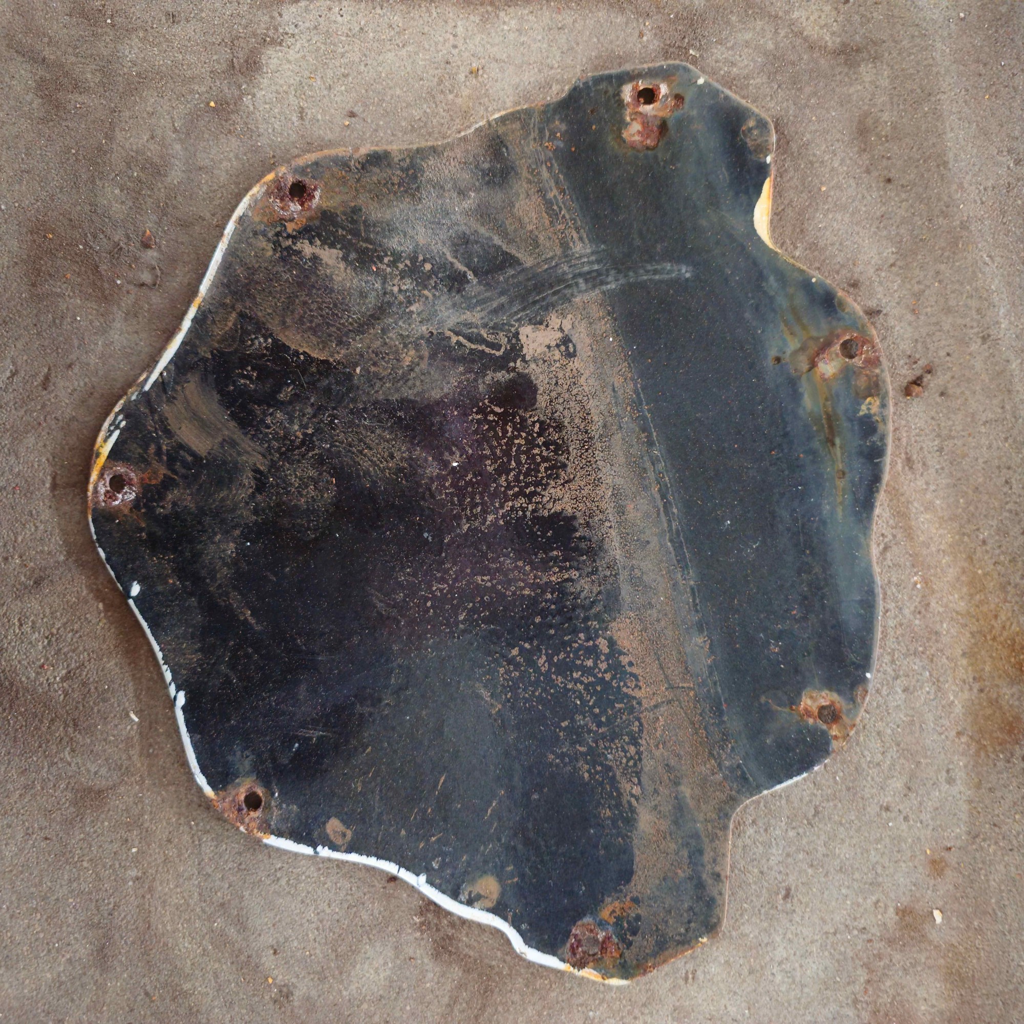 DIE CUT SOUTHERN STATES SCS QUALITY GAS OIL PORCELAIN SIGN