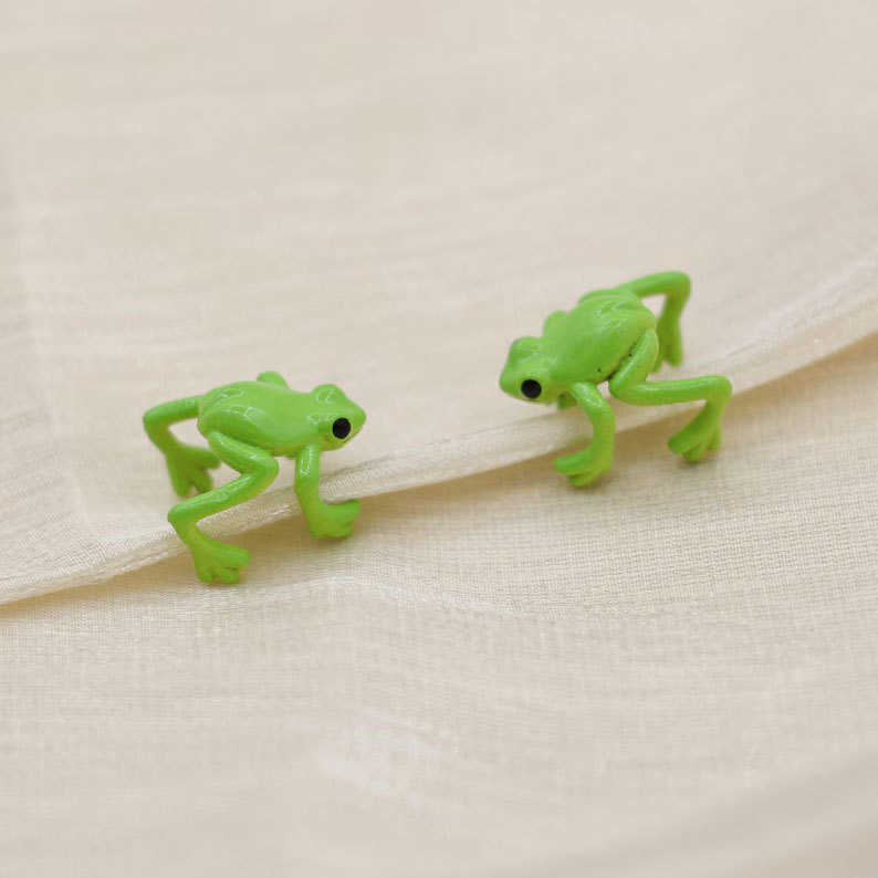 Green Frog Ear Cuff