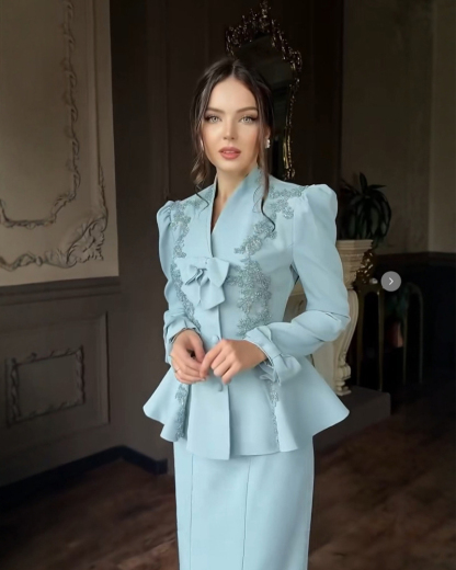 French Socialite-Style Two-Piece Set with 3D Floral Embellishments