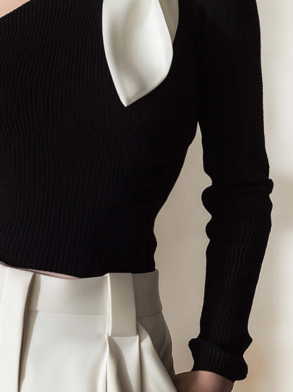 One-Shoulder Knit Top With Contrast Bow Detail